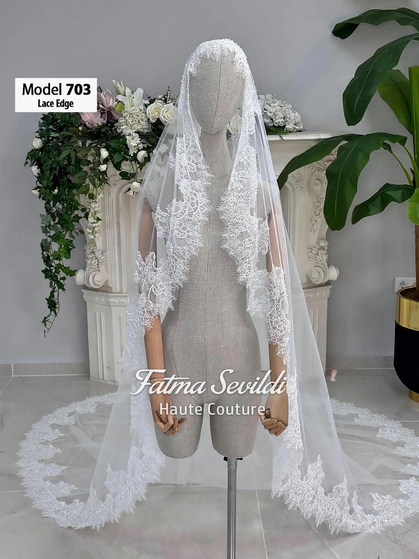 Hijab wedding veil in soft tulle with cathedral length and elegant lace edge, mantilla-inspired bridal veil for modest brides. Lightweight, hijab-friendly drape with couture lace detailing for timeless wedding photos.