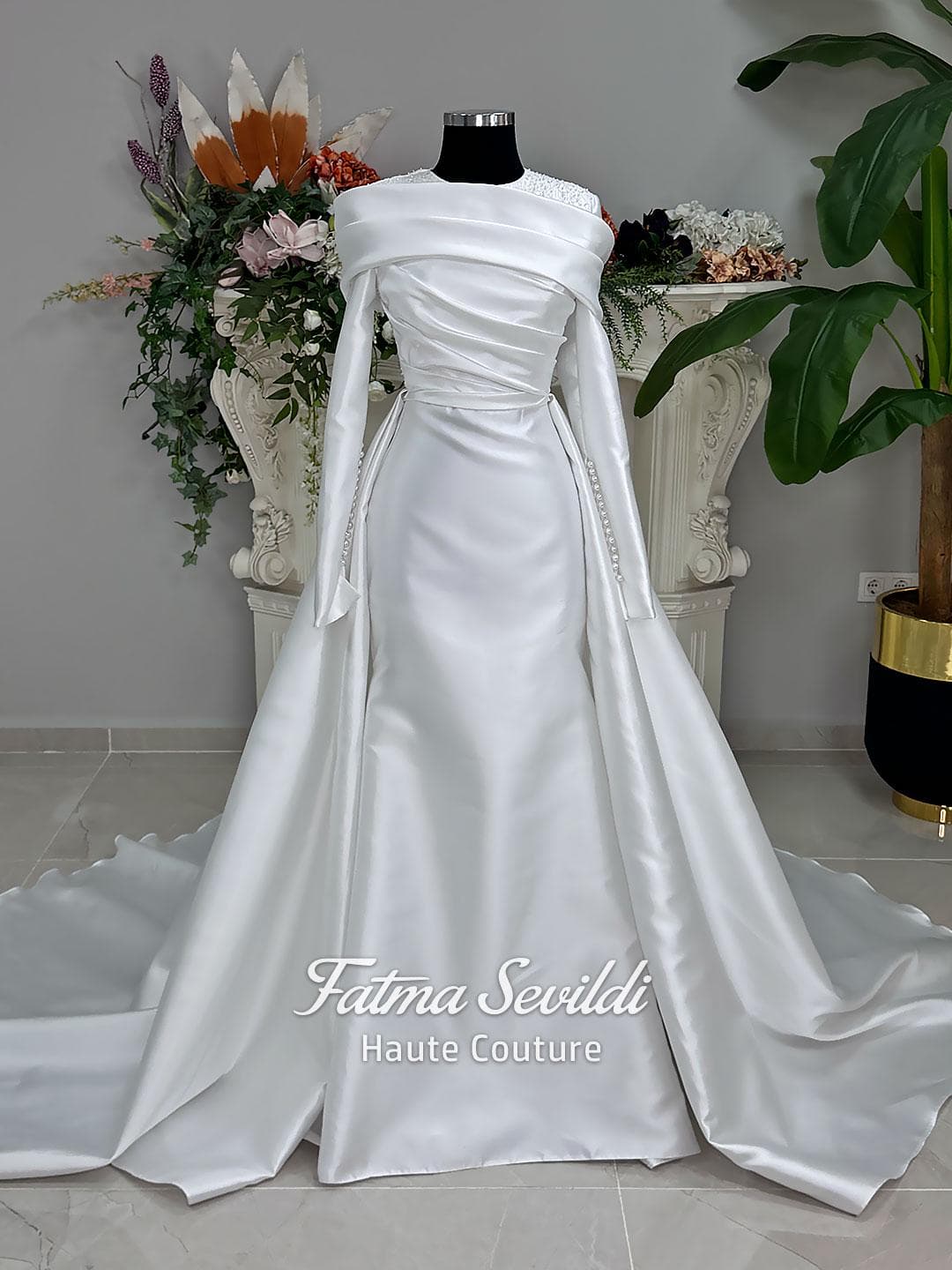 Satin Hijab Wedding Dress, Long Sleeve Mermaid Gown, Mantilla Lace Veiled Luxury Modest Bridal