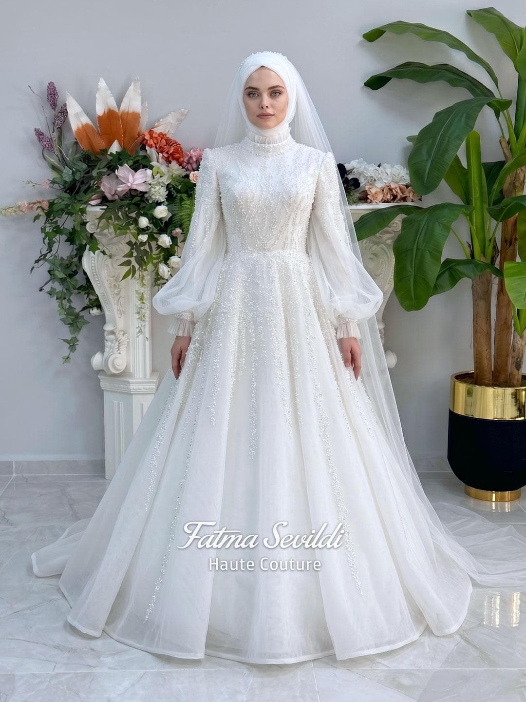Luxury Hijab Wedding Dress A-Line Tulle Ball Gown, Veiled, Long Sleeve
