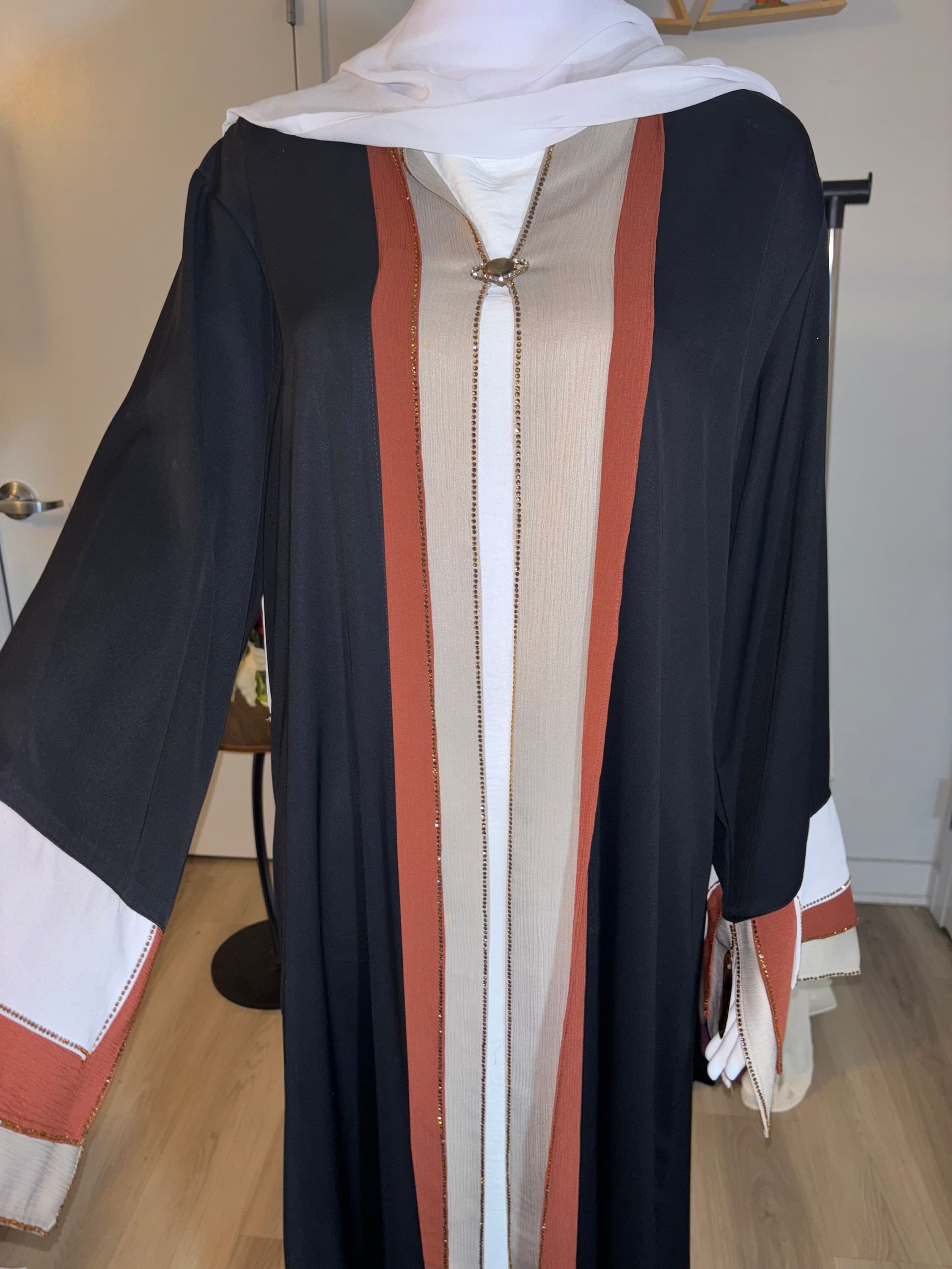 Elegant Black Abaya, Modest Dubai Style