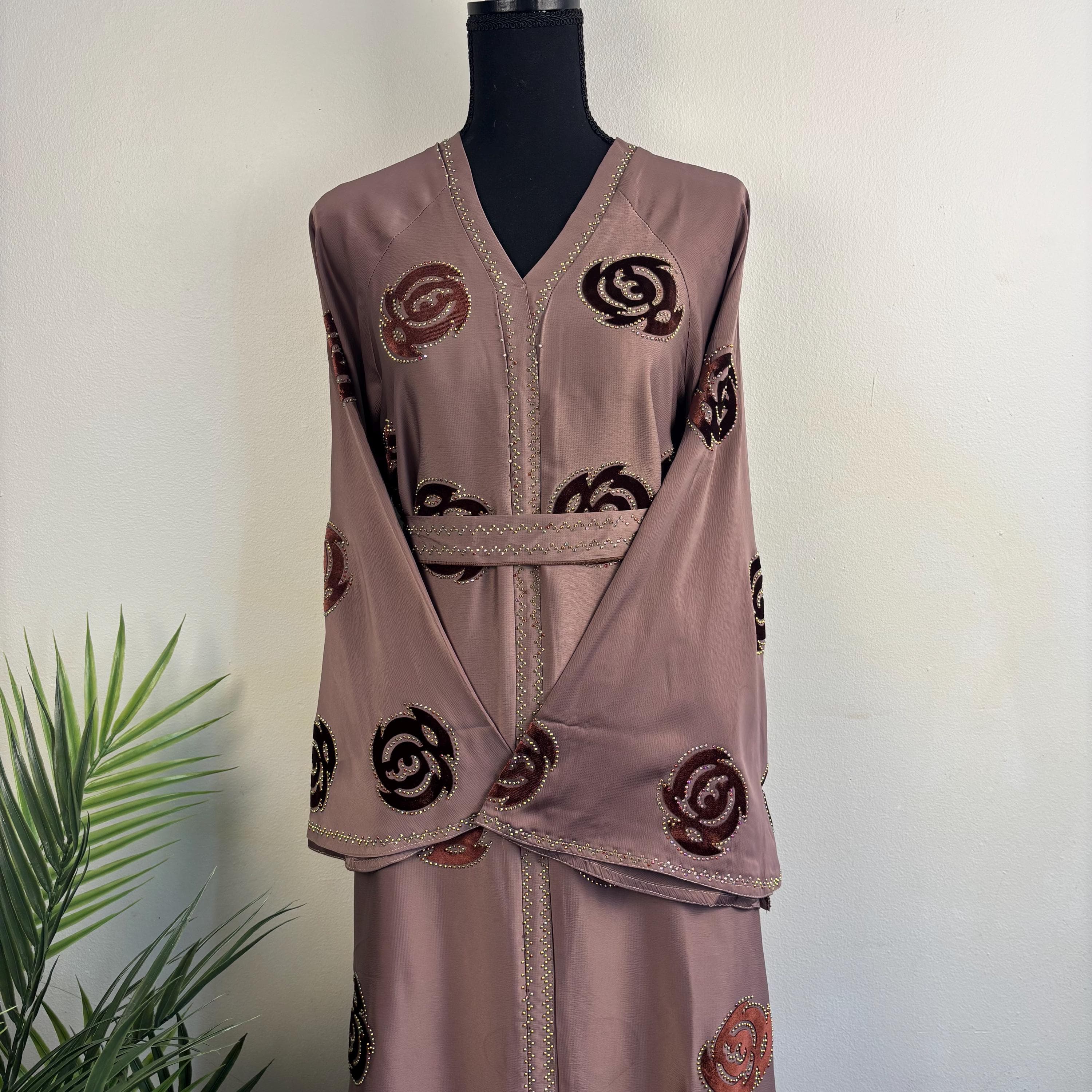Layan Mauve Pink Embroidered Abaya with Matching Hijab - image 4
