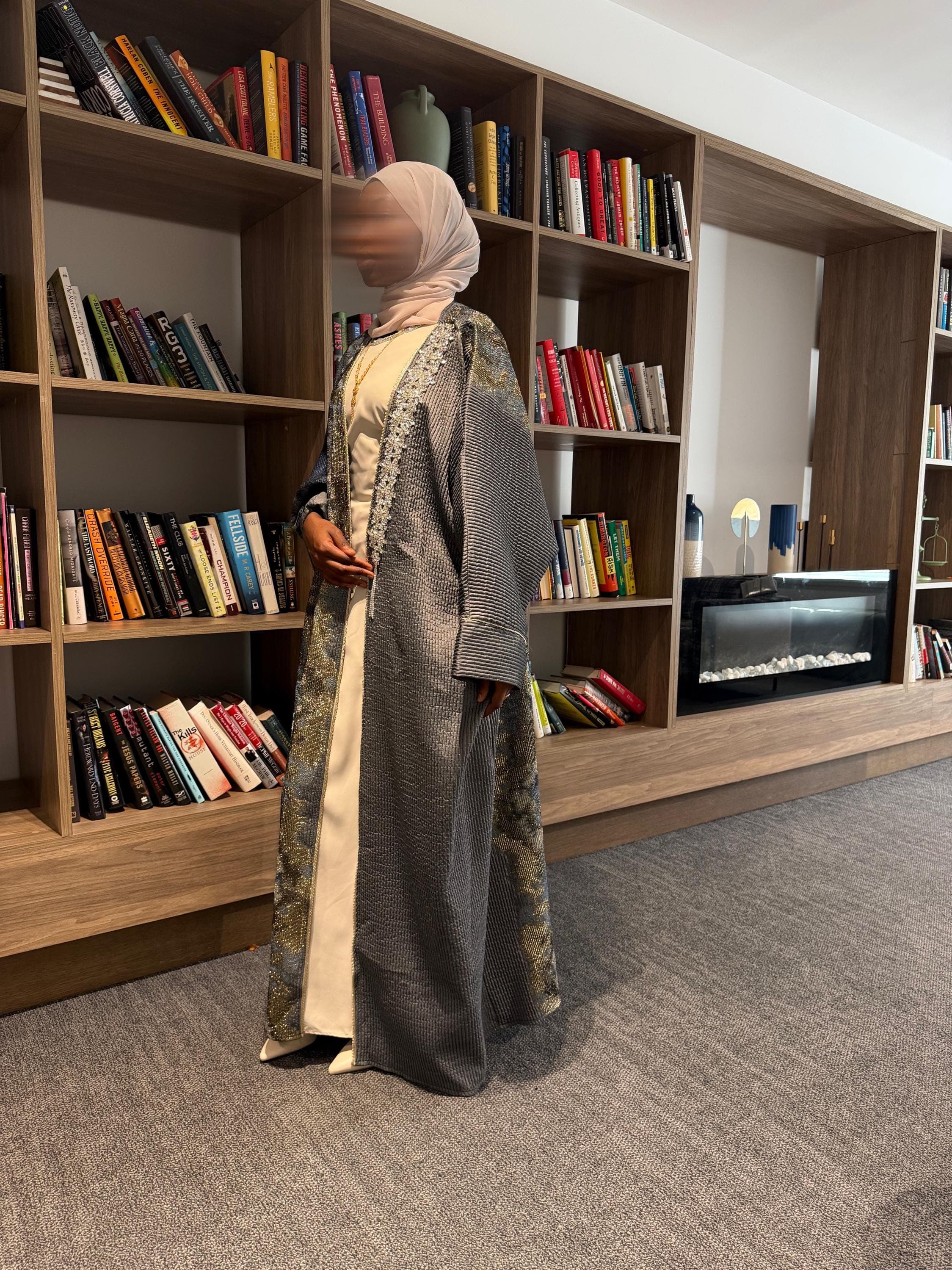 Two Pieces Jacquard Abaya Set: Cream Inner Dress with Stone Detail (Pink and Gray) - image 4