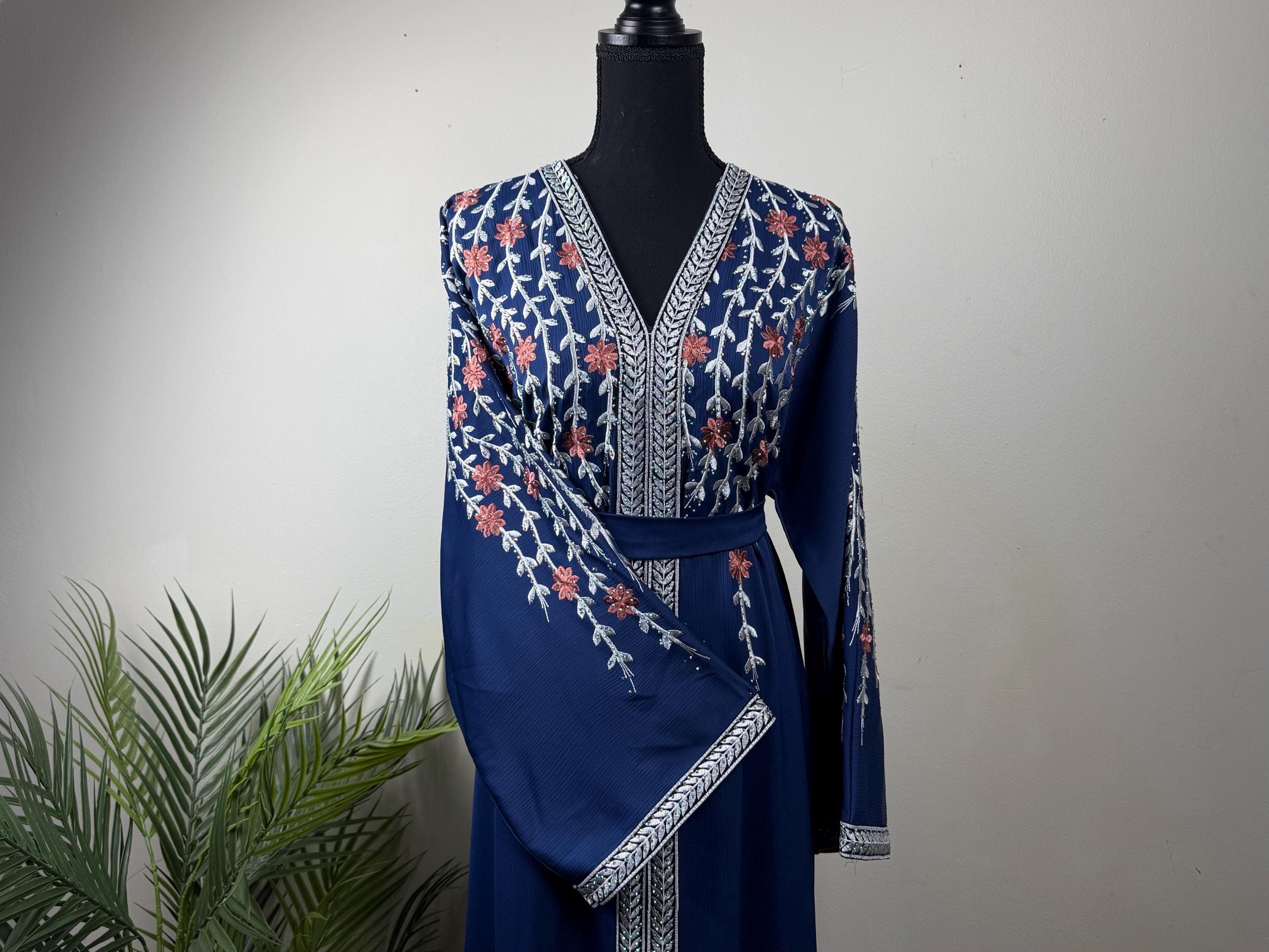 Modern Black Closed Abaya – Timeless Modesty & Elegance - image 3