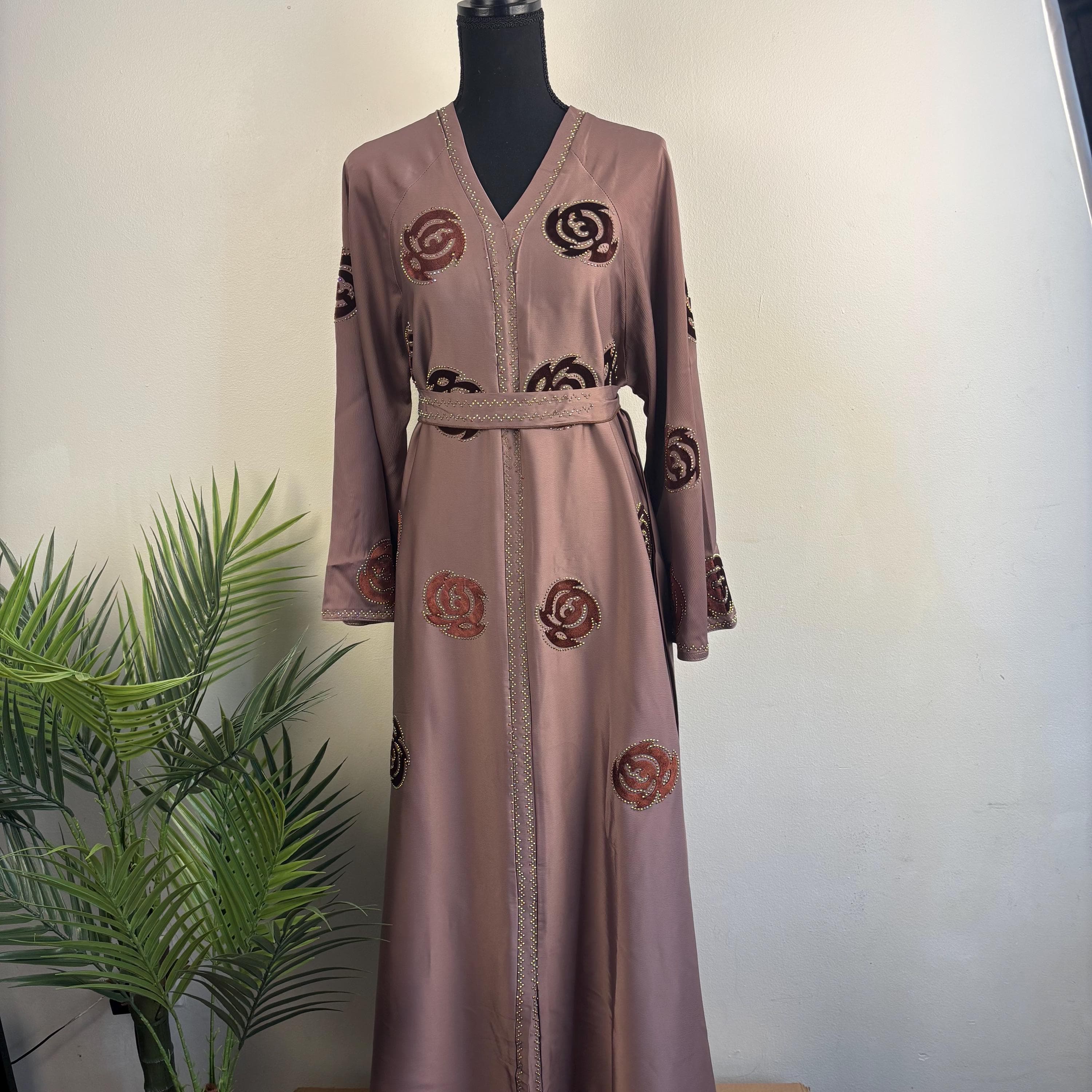 Layan Mauve Pink Embroidered Abaya with Matching Hijab - image 5