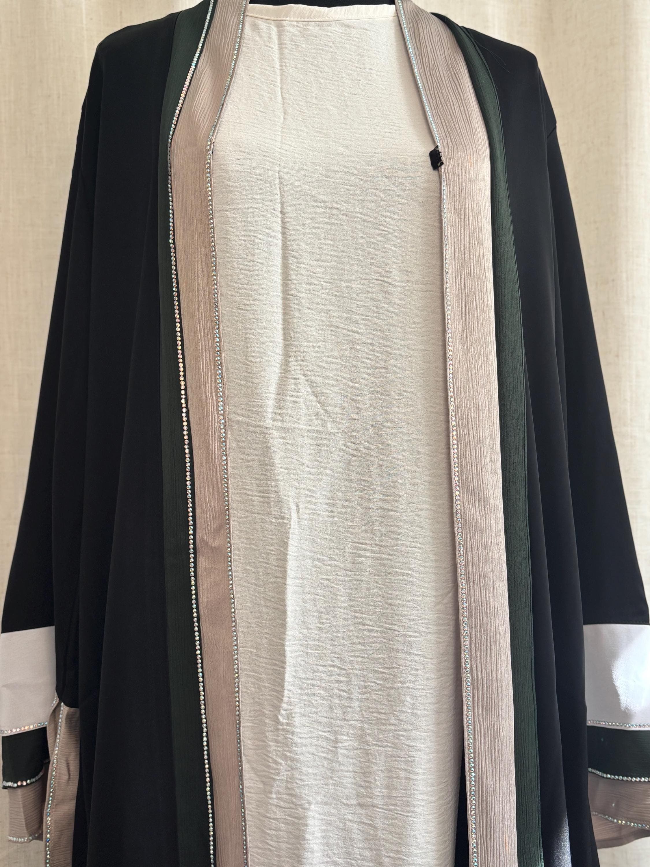 Elegant Black Abaya, Modest Dubai Style - image 4