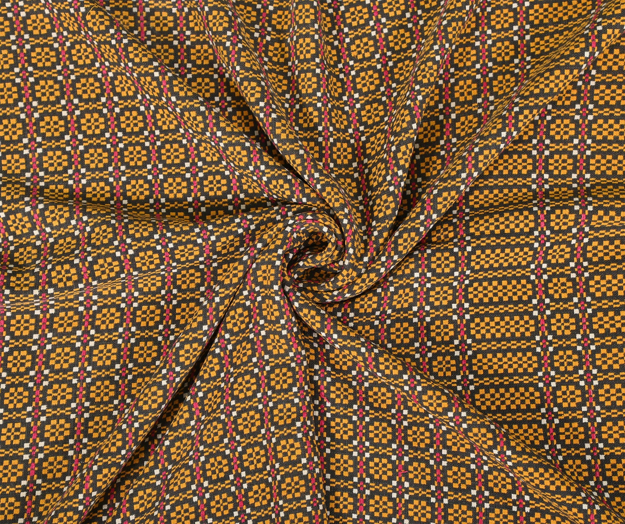 Comfortable Making Your Living Rooms & Bedrooms Special, Fits The Rustic, Vintage, Or Distressed Look - This Throw Has A Very Chic and trendy Look, Over A Couch Chair Blanket, As A Decor Piece, To Wrap Housewarming Gifts, As A Picnic Blanket