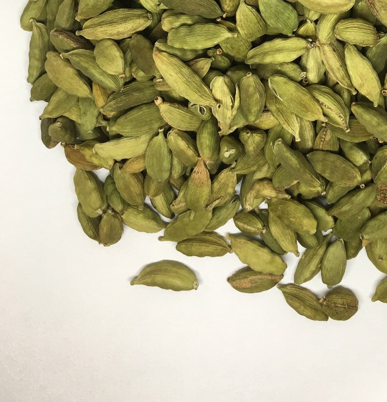 Cardamom, Whole Green Pods, High Quality and Fragrant - image 4