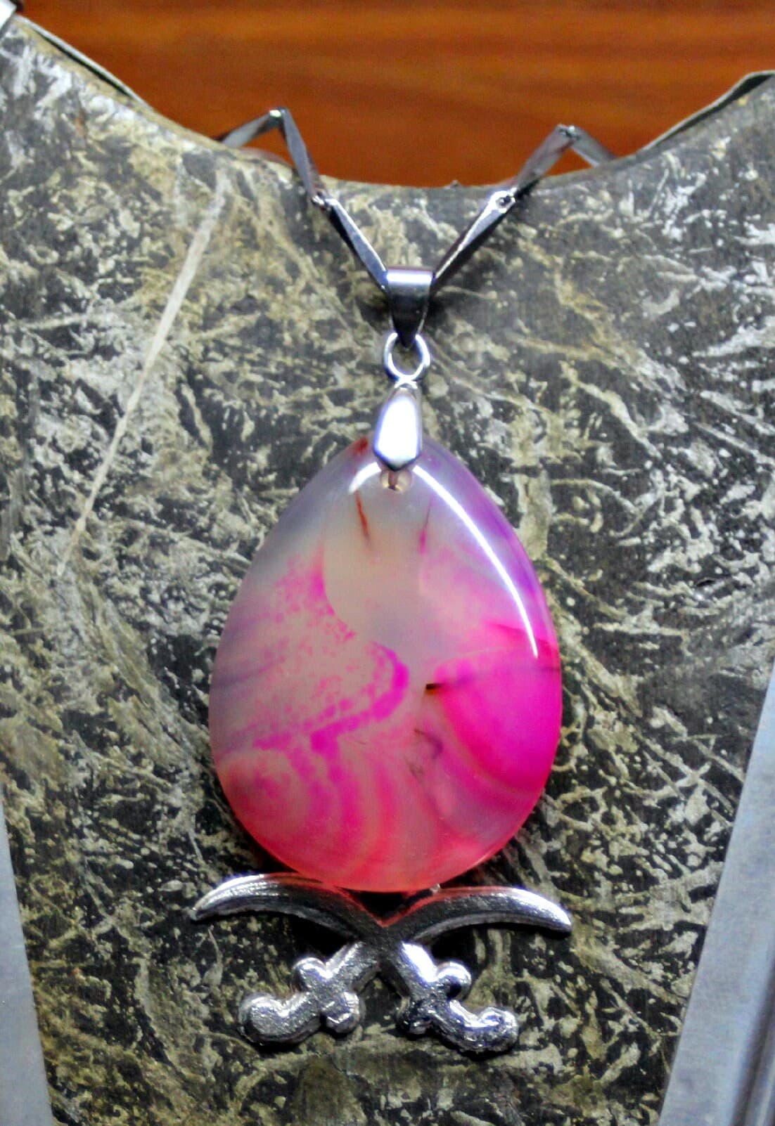 Luxury Pink Agate Pendant – Romantic Gemstone Necklace Gift for Her - image 2