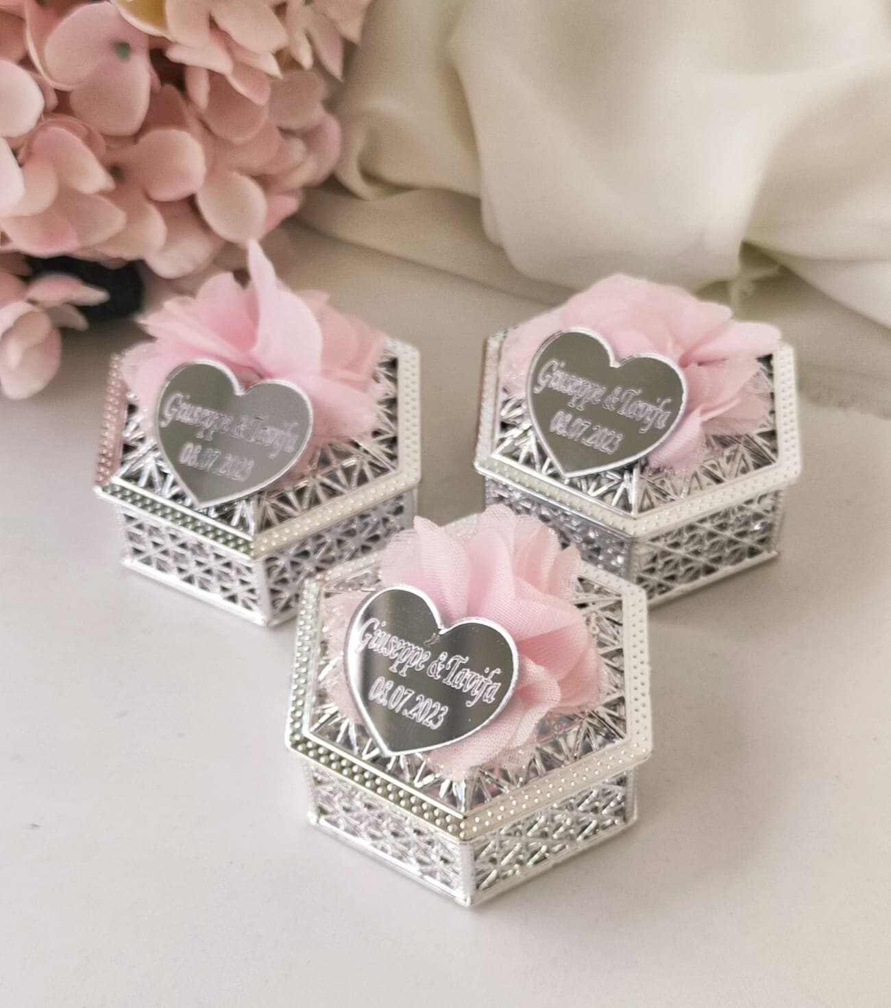 Pink Shades Wedding Favors for Guests,Personalized Birthday,Custom Quinceañera Gifts,Bride Shower Party,Silver Colored Candy Boxes,Sweet 16