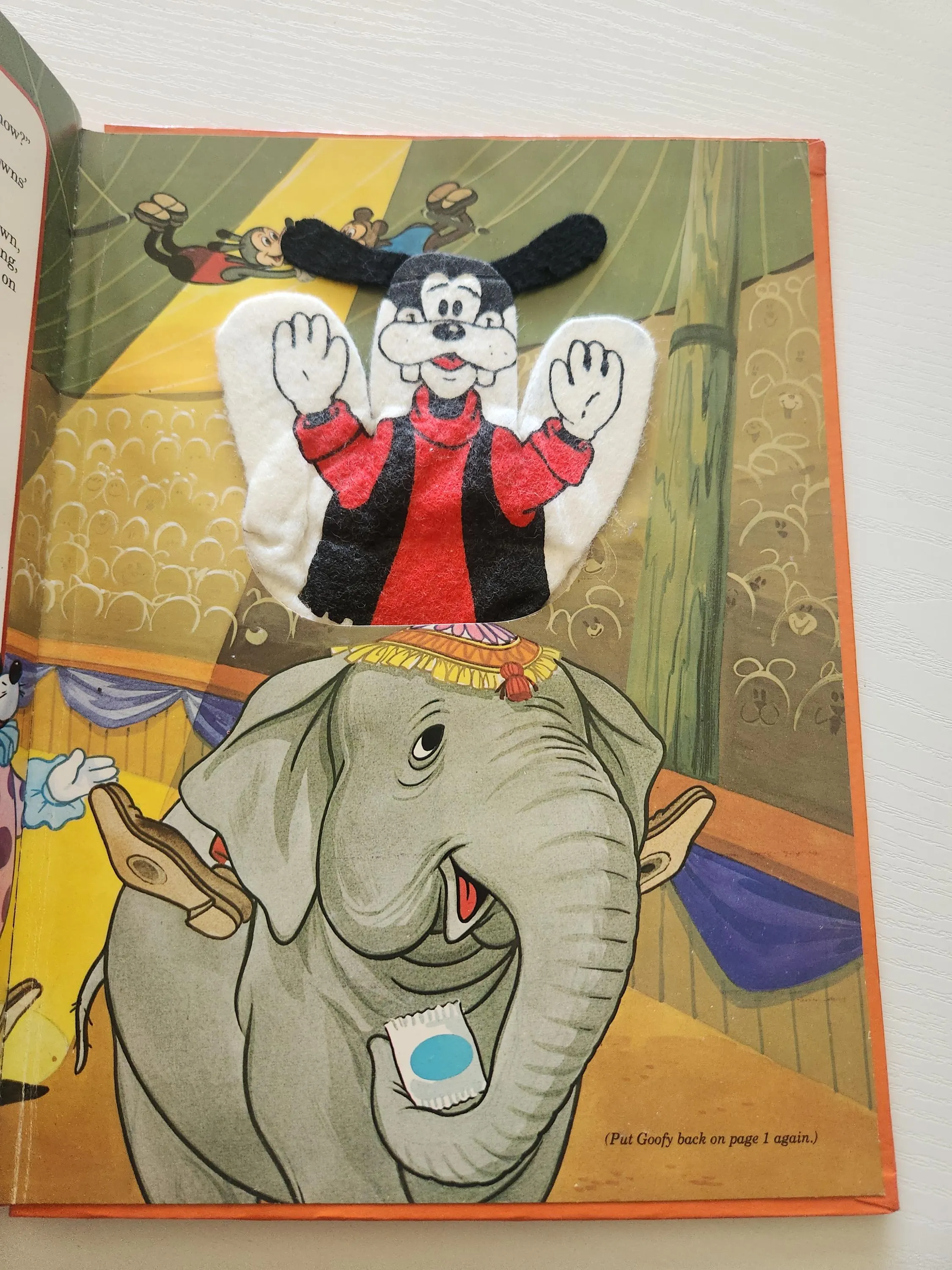 Vintage Walt Disney's Goofy The Clown Puppet Book - 1977 Interactive Children's Book - image 4