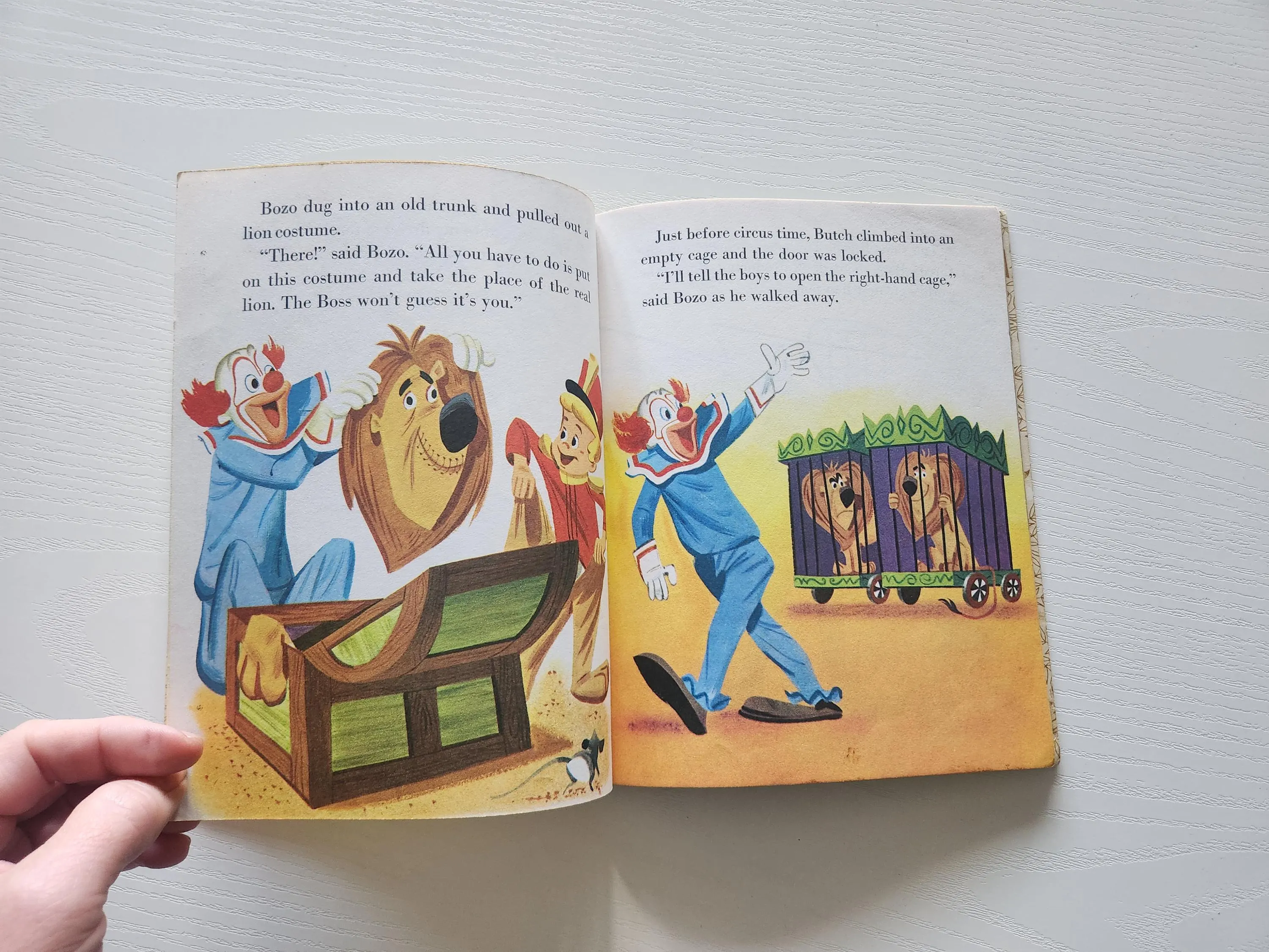 Vintage Bozo the Clown Little Golden Book (1971) - image 5