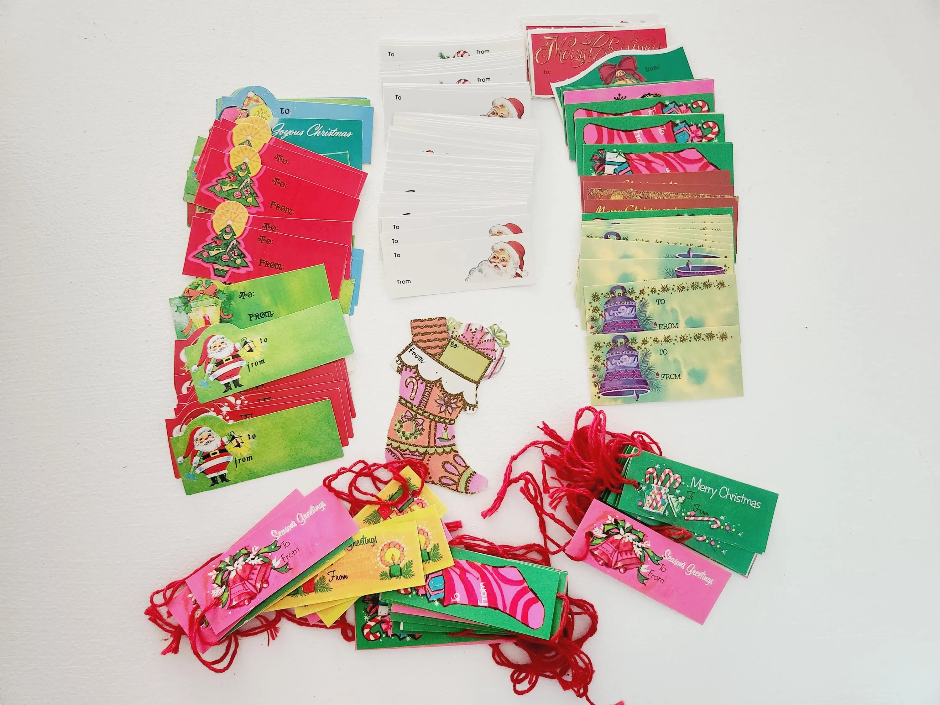 Vintage Christmas Gift Tags - 100+ Retro Pastel Name Tags