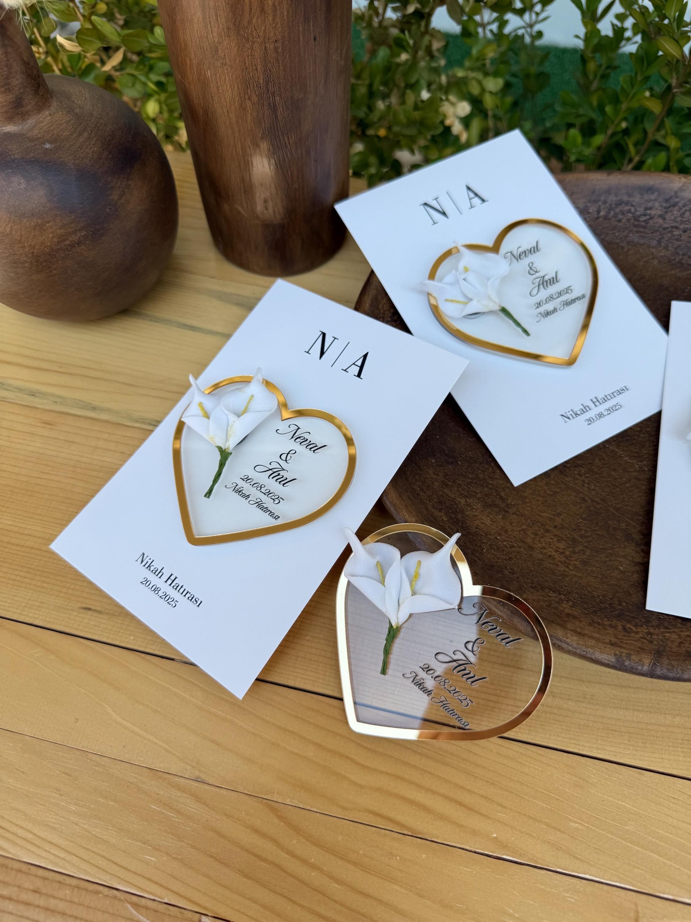 Personalized Clear Acrylic Heart Wedding Magnet: Calla Lily Favor
