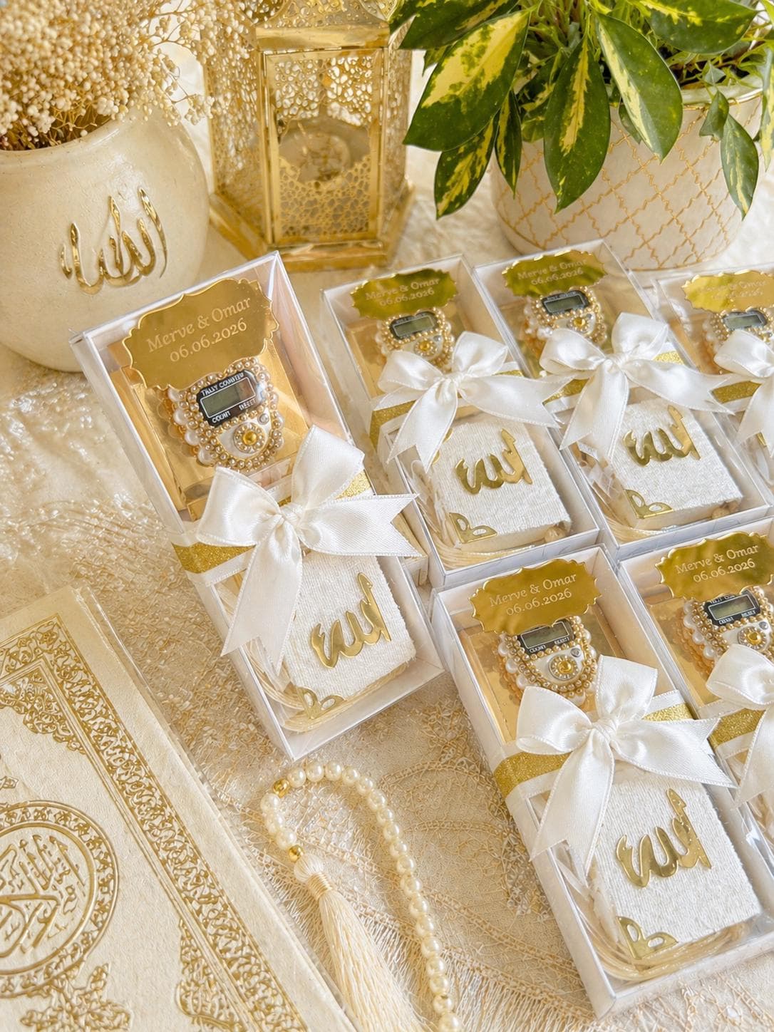 Personalized Islamic wedding favor: Mini Quran and prayer counter in a box - image 5