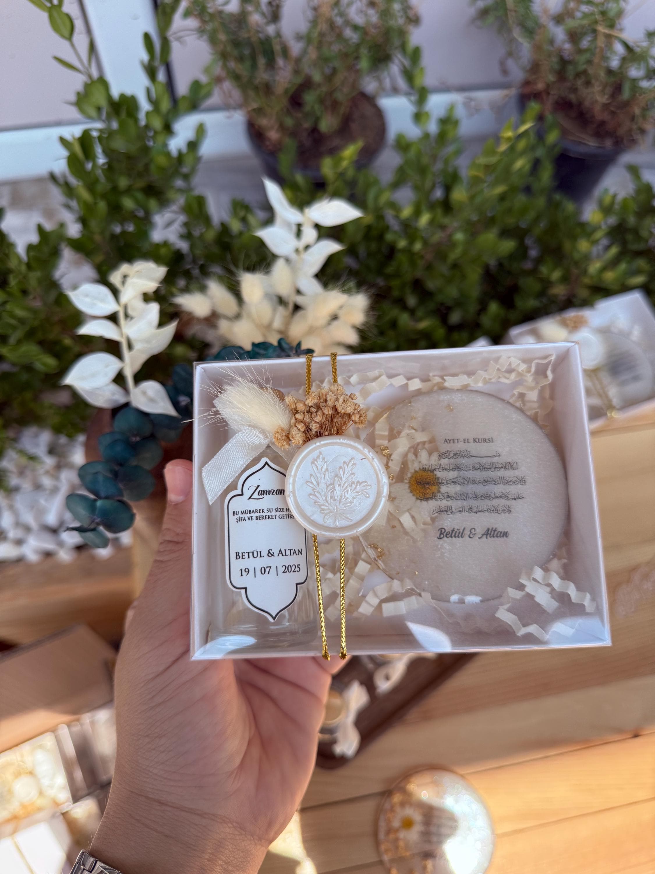 Personalized Zam Zam Bottle Gift Box: Ayatul Kursi Magnet, Islamic Wedding Favor - image 4