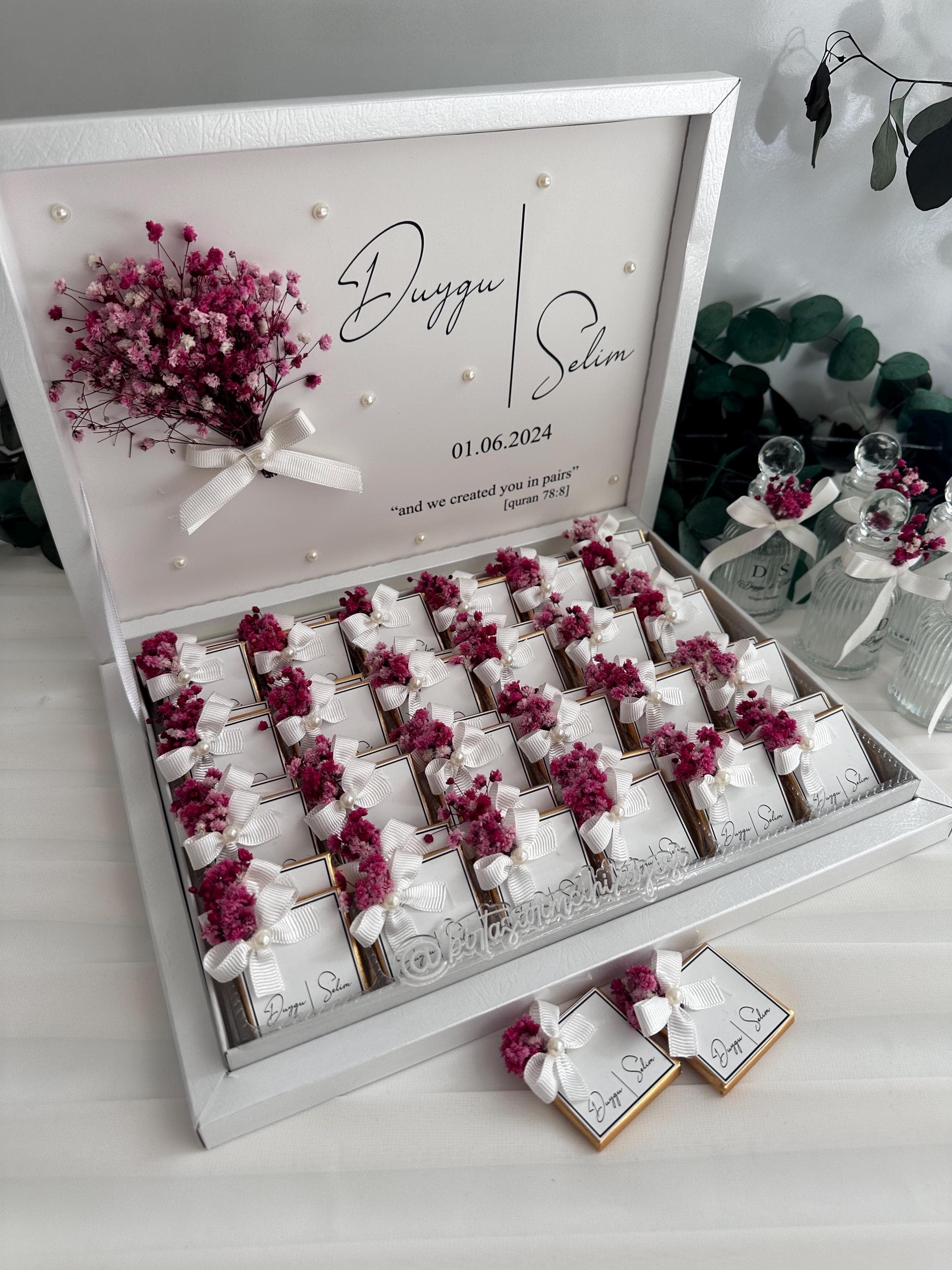 Personalized Wedding Chocolate Favors: Flower Decorated Box - image 4