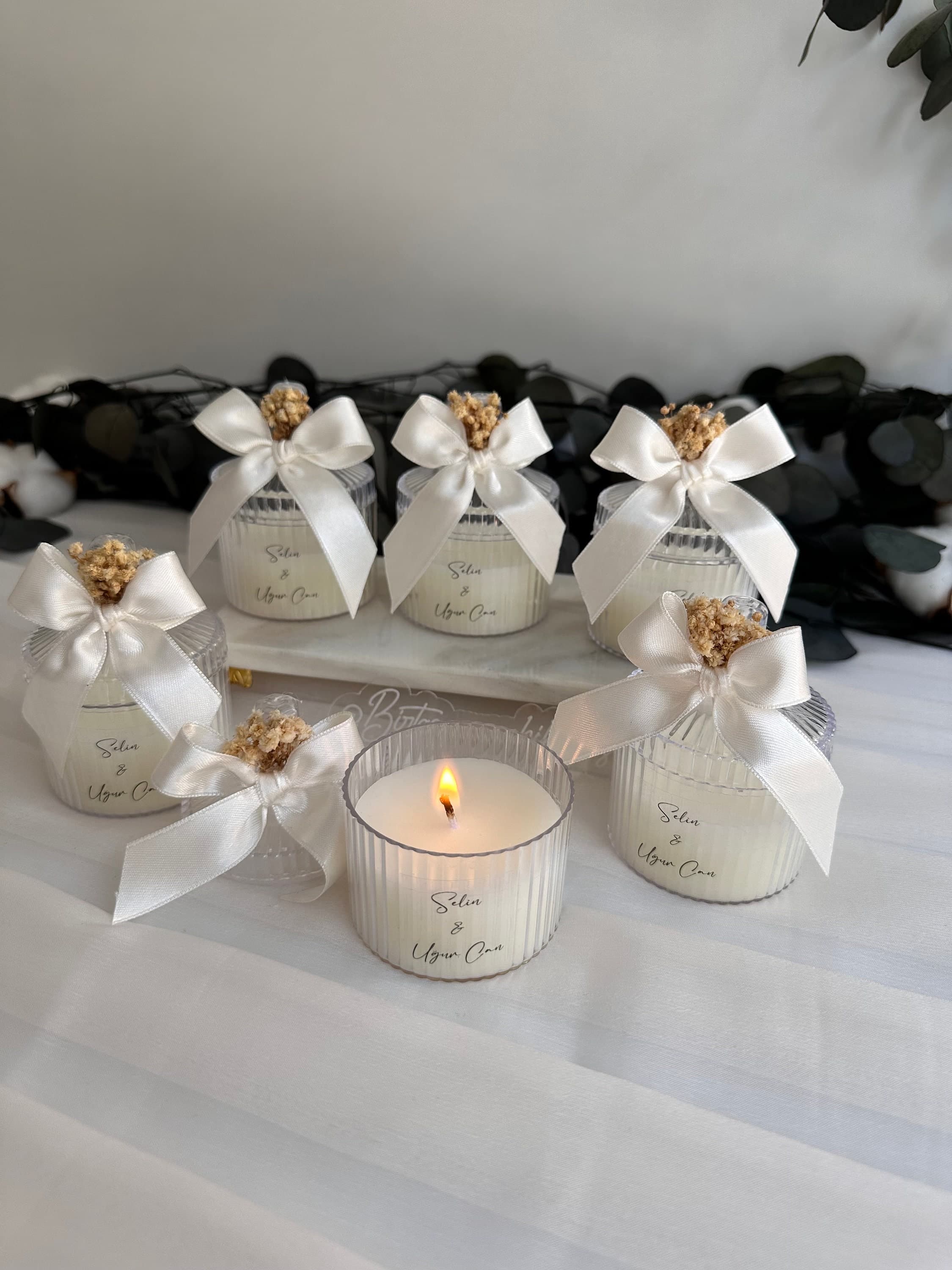 Personalized Wedding Candle Favors: Elegant Glass Jar with Dried Flowers - image 5