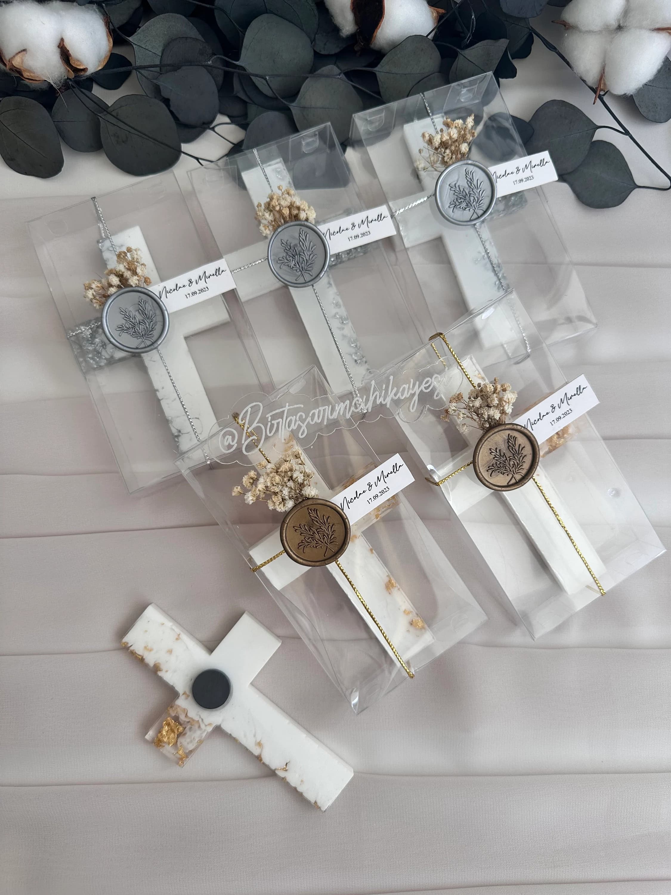 Epoxy Cross Magnet: Baptism Favors, Bomboniere Battesimo - image 3