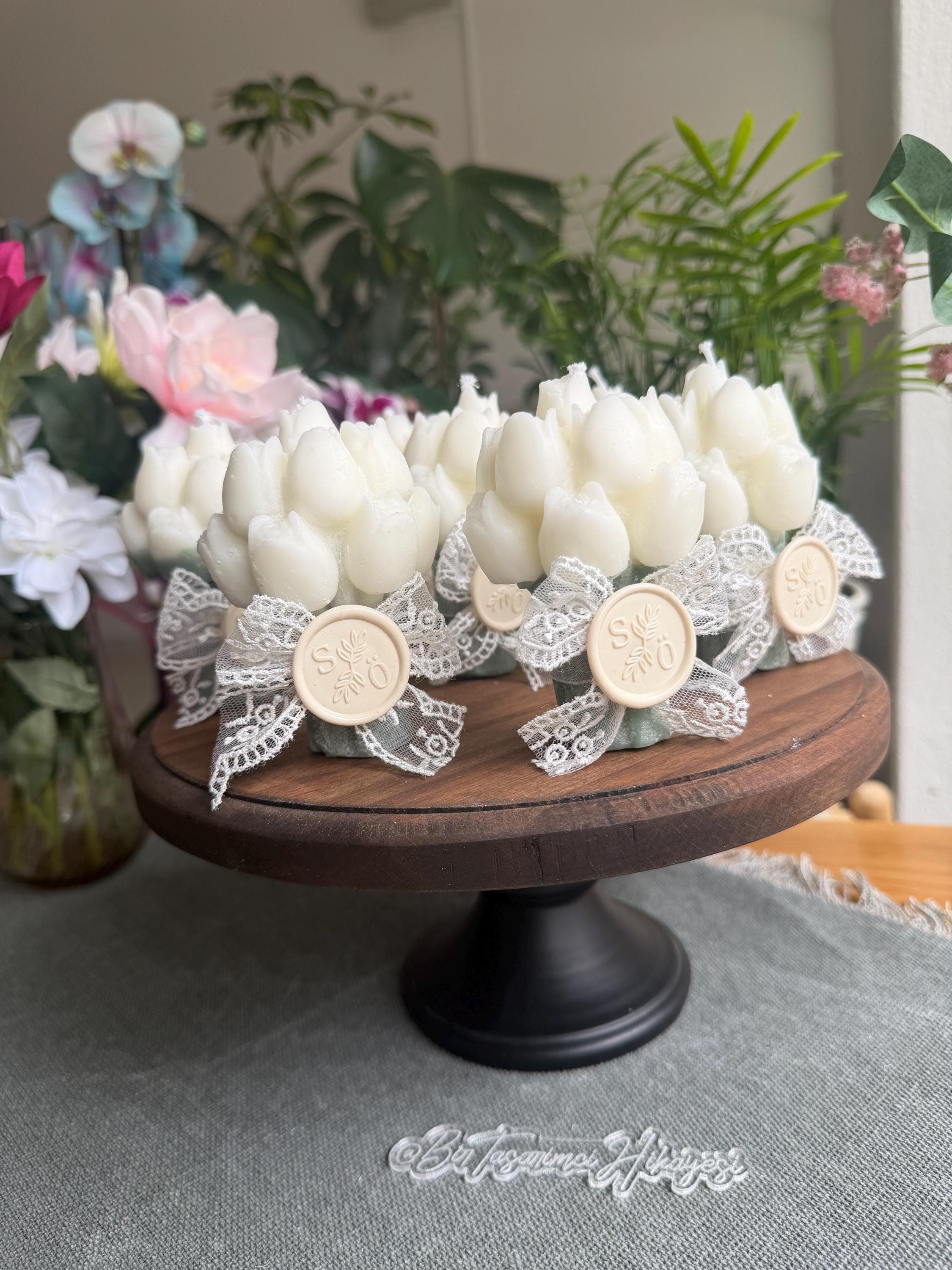 Personalized Tulip Bouquet Candle Favors: Wedding favor, Bridal party