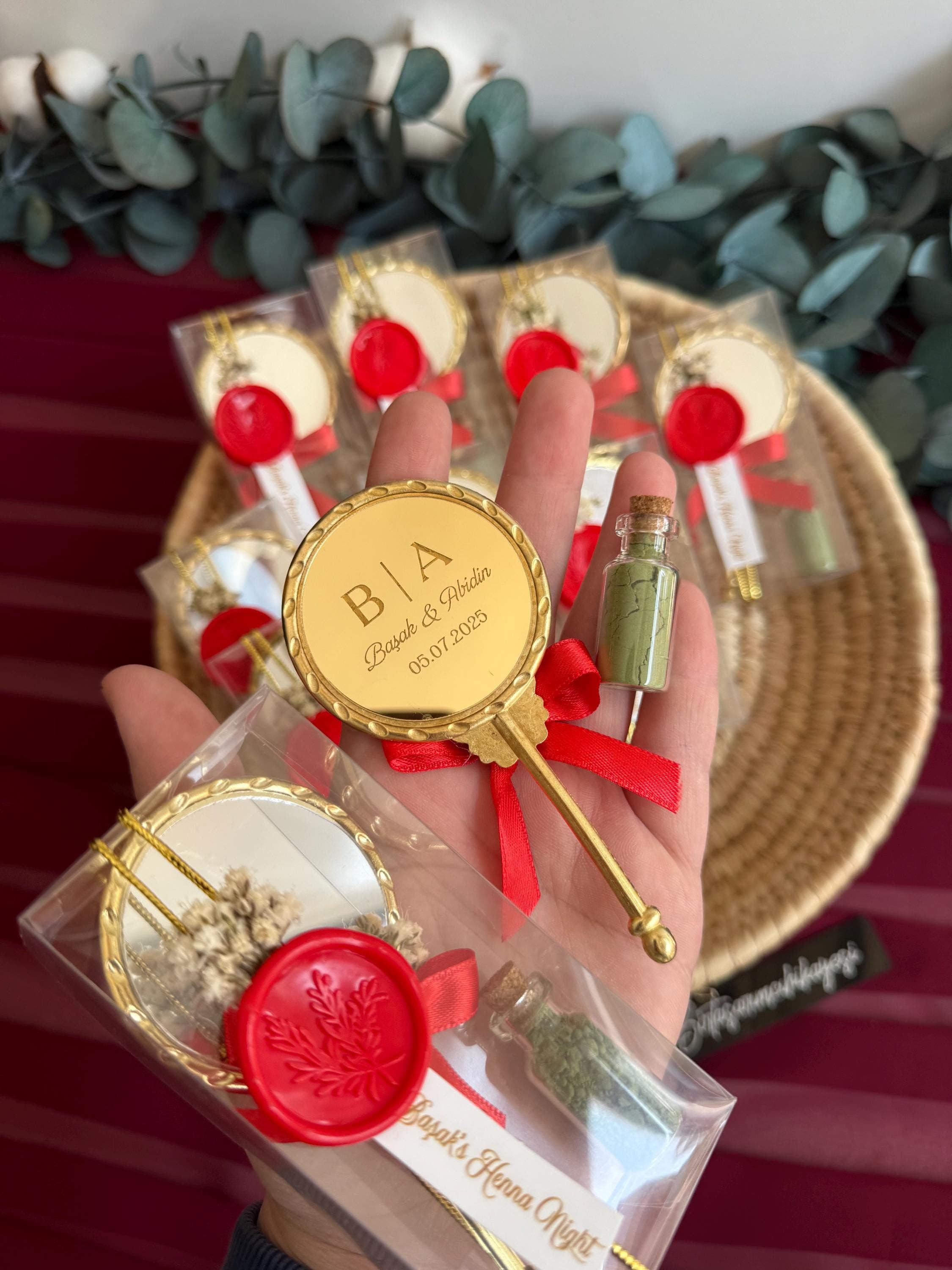 Personalized Henna Party Gift Box: Mirror & Handmade Henna