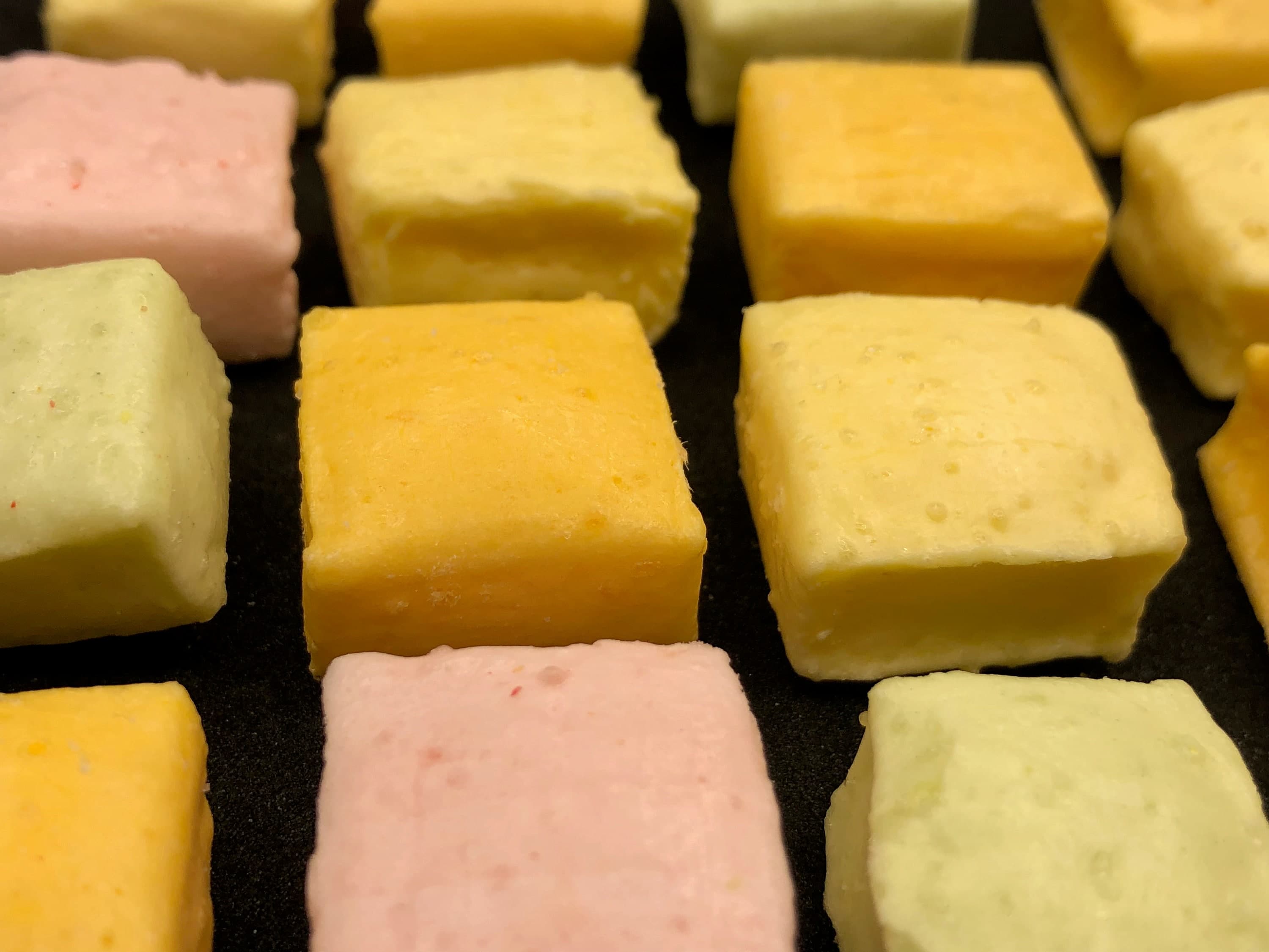 UK Freeze Dried Fruit Flavoured Squares - Amazing retro sweet, now reinvented.  Crunchy and Fruity, the best gift for friends and family!