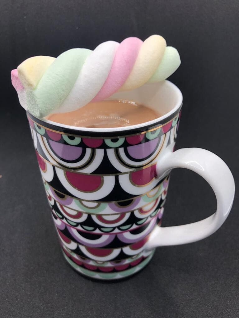 UK Freeze Dried Marshmallow Twists- crunchy, vanilla cream flavoured sweet/candy, afternoon tea party, birthday present, anniversary present - image 3