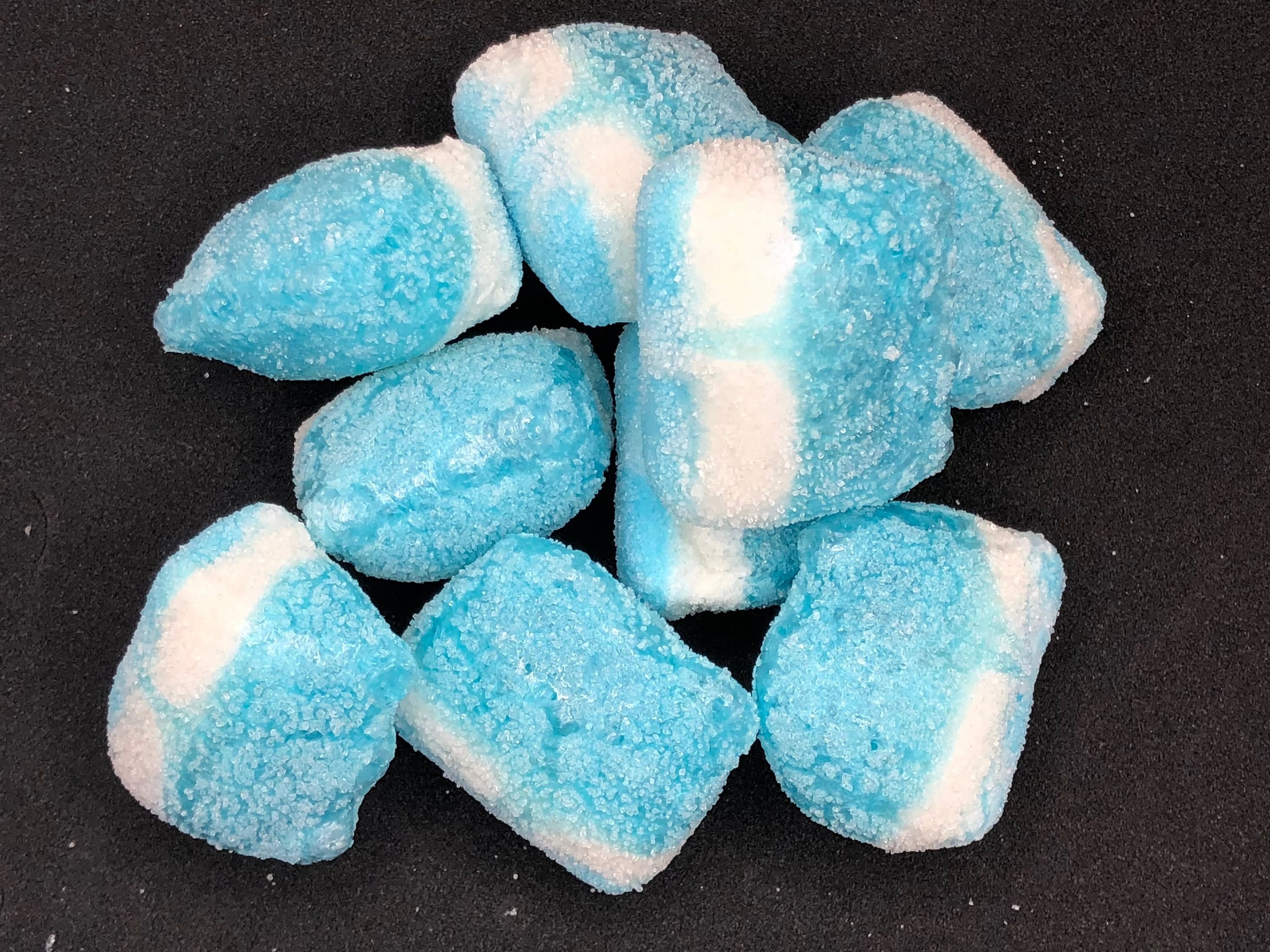 UK Freeze Dried Blue Raspberry Slices - Crunchy, moorish and satisfying.. an eye catching sweet|Freeze Dried Sweets|Tiktok Viral|Halal Sweet - image 3