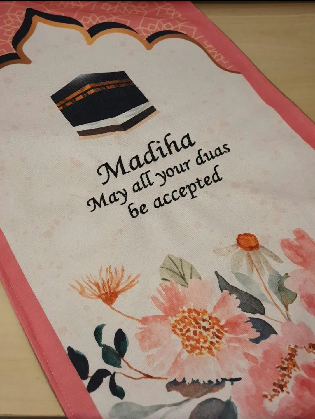 Personalised Kids Prayer Mat – Kaaba Theme Muslim Sajada for Children | Ramadan Eid Gift | Islamic Prayer Rug Boys Girls | Janamaz Musallah
