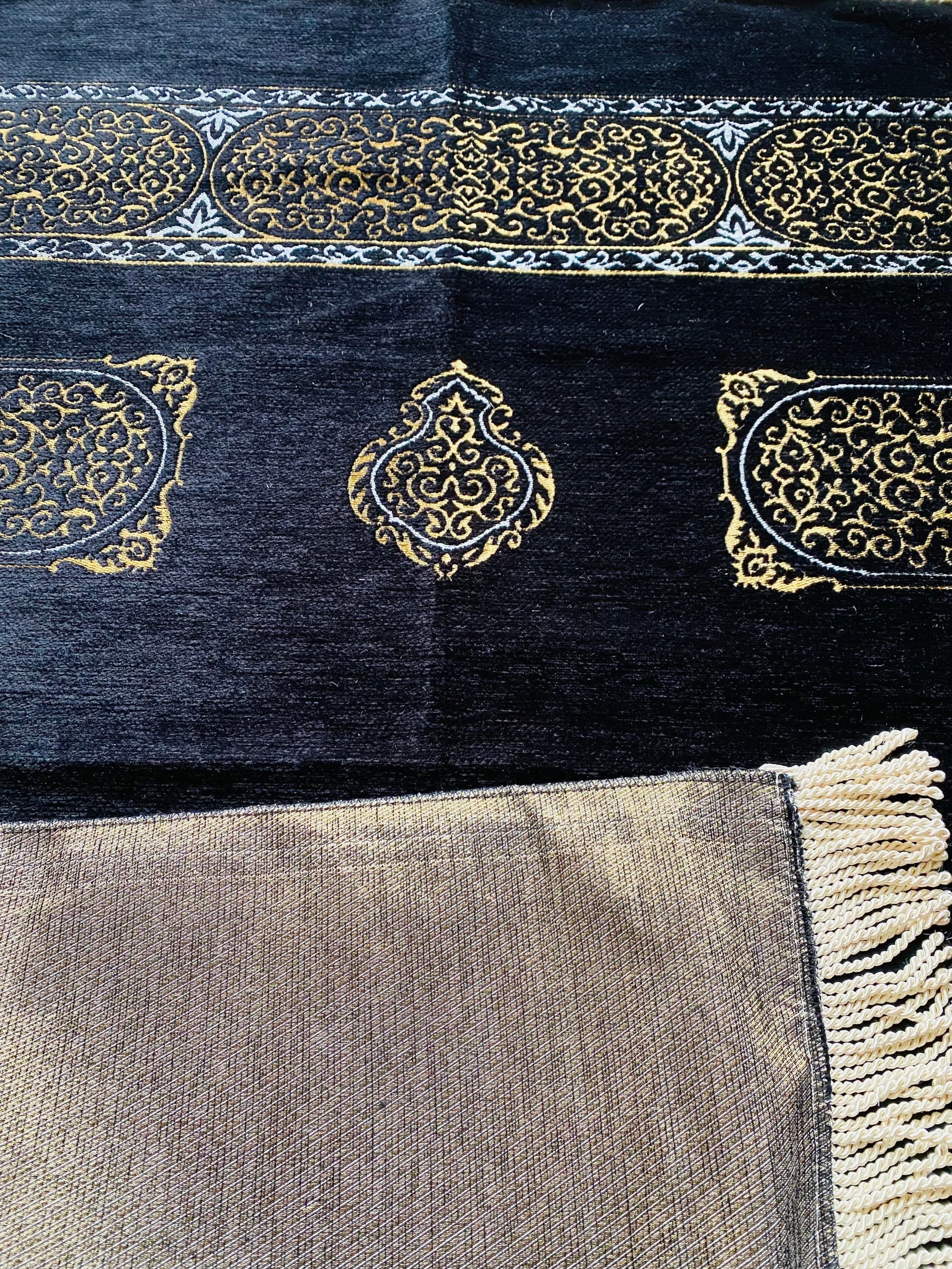 Kaaba Design Prayer Rug, Gold and Black Sejadah, Muslim Gift - image 5