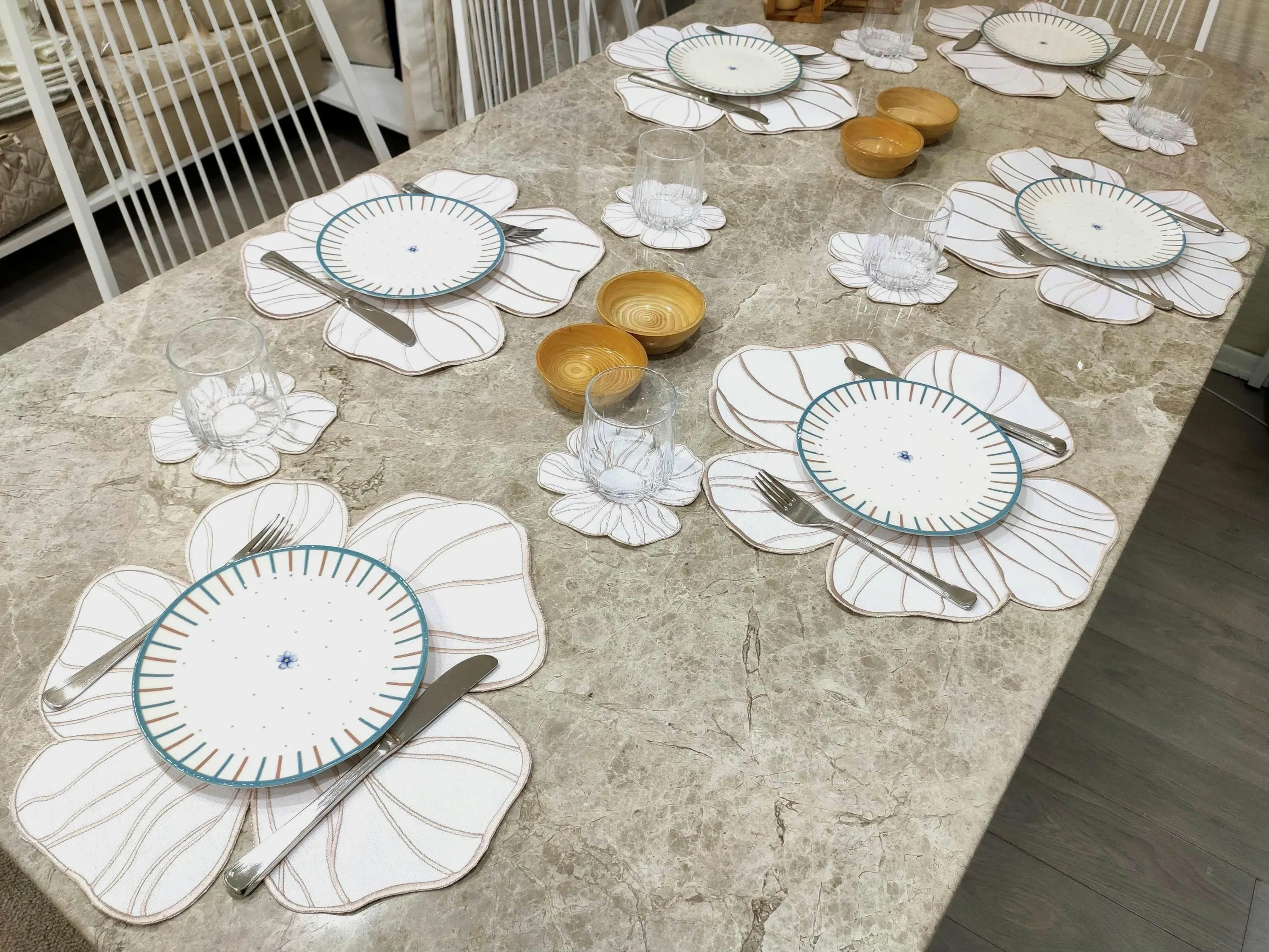 Embroidered Flower Placemat and Coaster Set – Floral Table Linens,set of 6, napkins - image 4