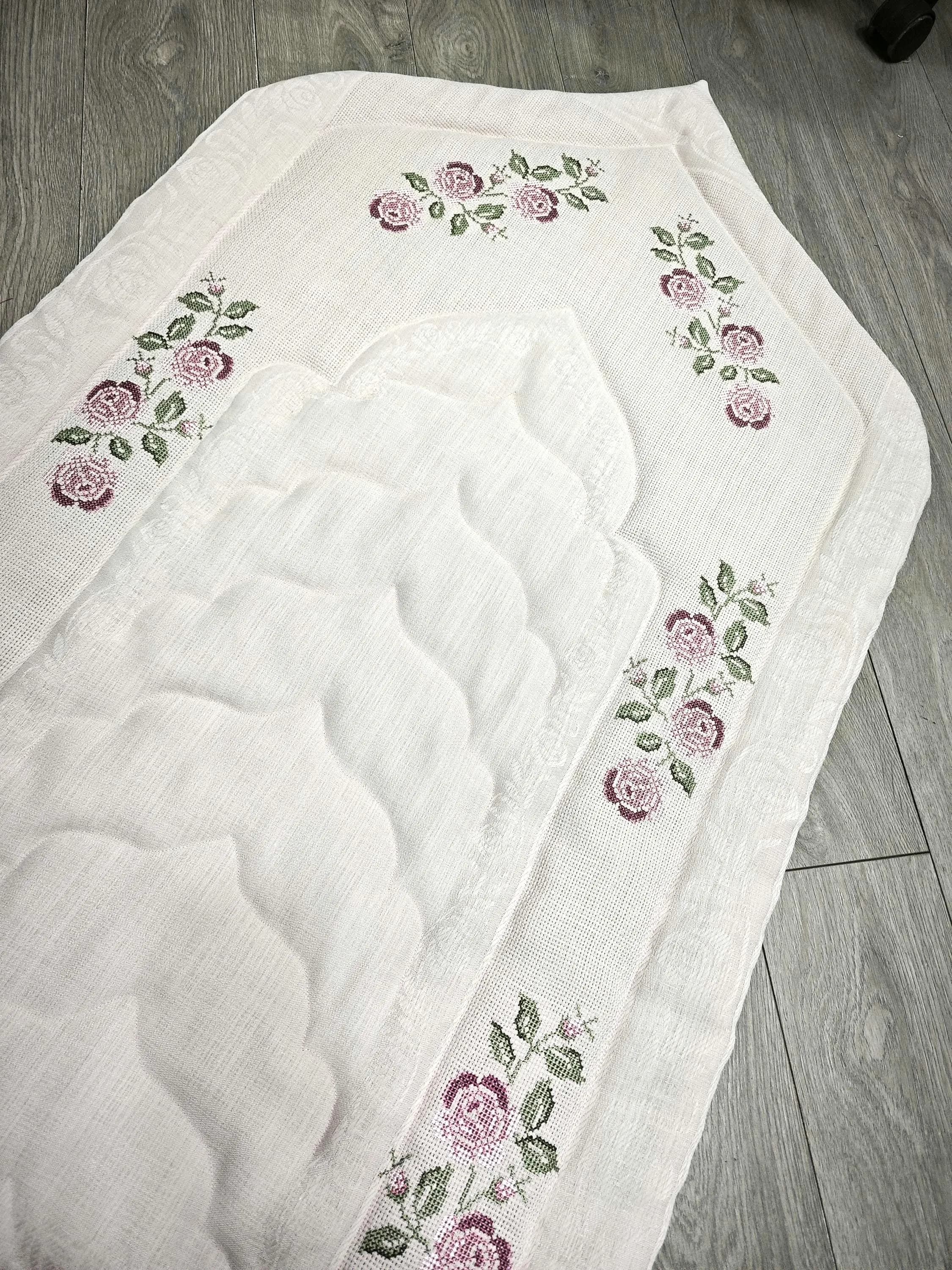 Soft Pink Padded Prayer Mat, Cross Stitch Mihrab Sajjada, Elegant Islamic Rug - image 3