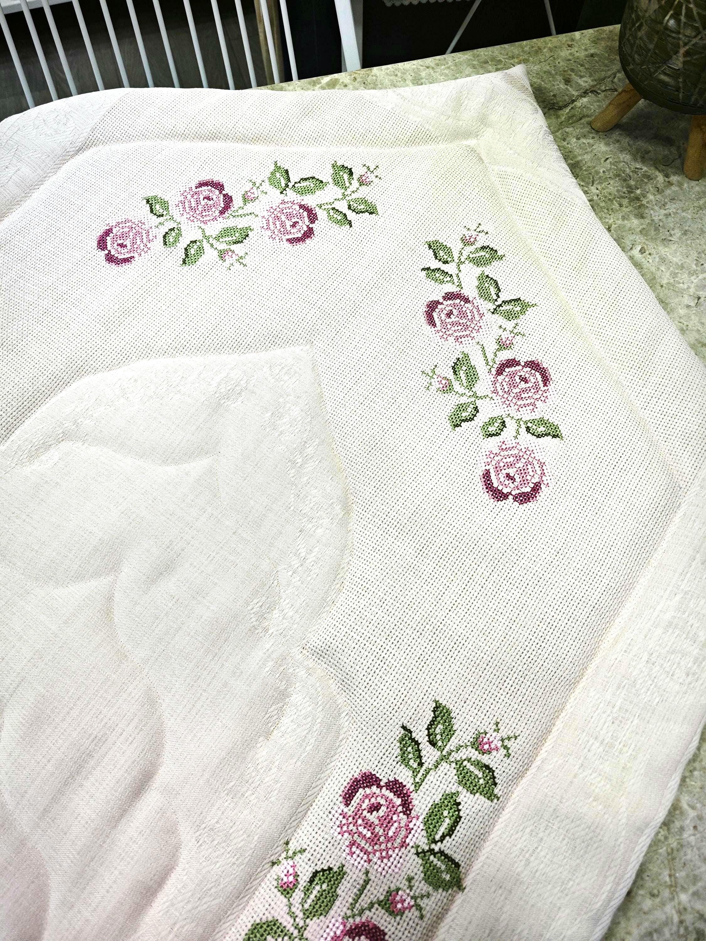 Soft Pink Padded Prayer Mat, Cross Stitch Mihrab Sajjada, Elegant Islamic Rug - image 5