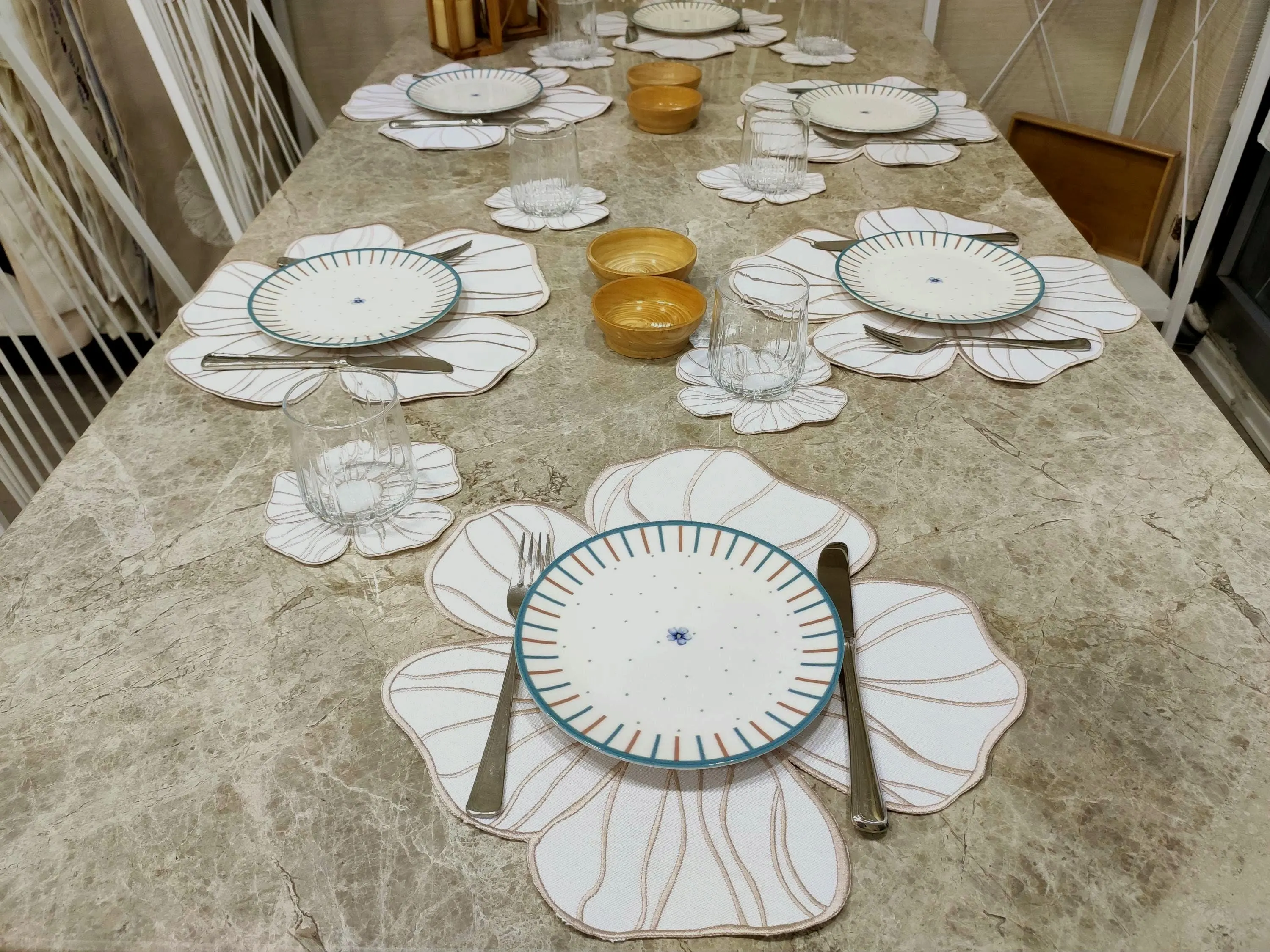 Embroidered Flower Placemat and Coaster Set – Floral Table Linens,set of 6, napkins - image 3