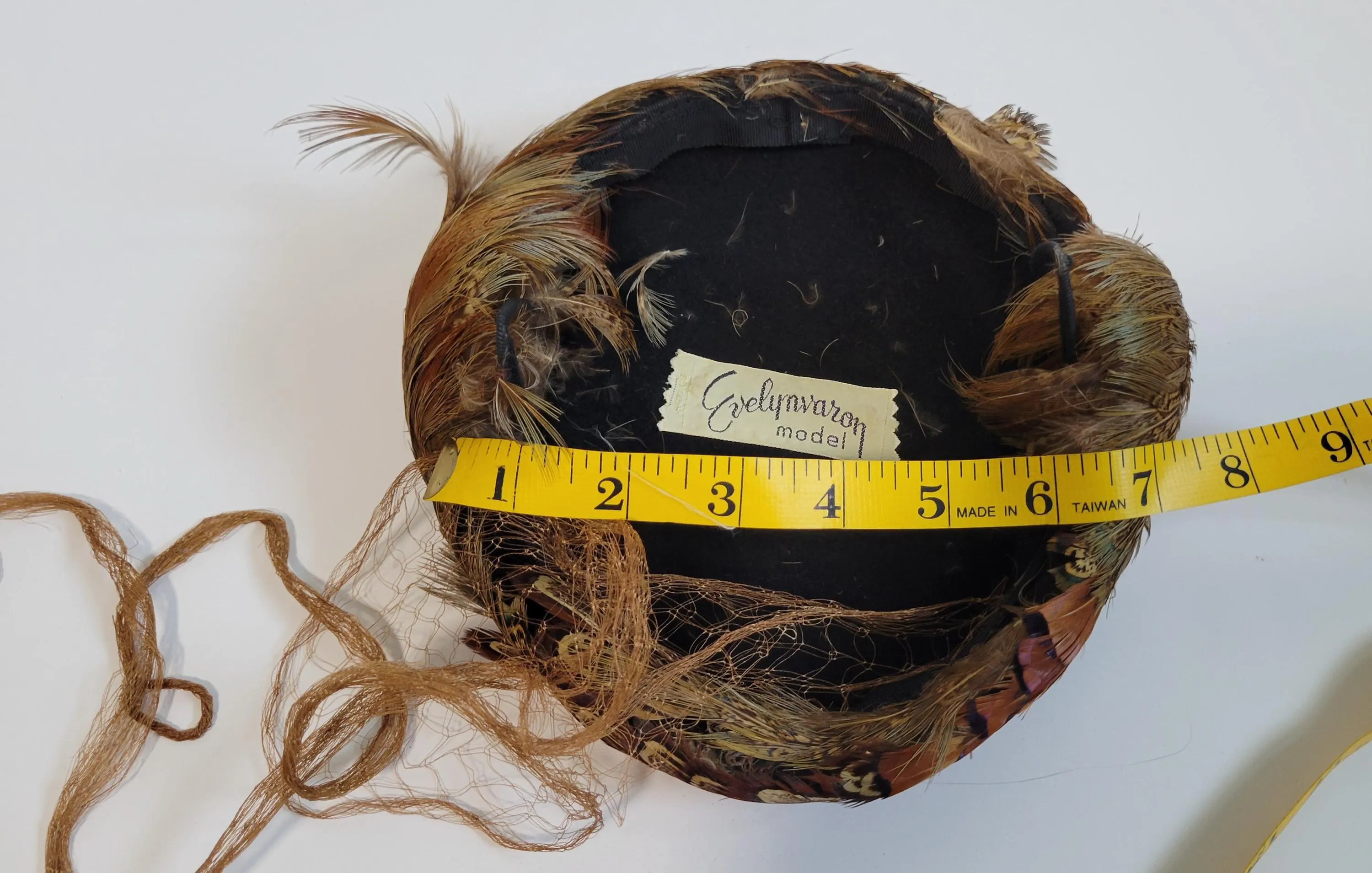 Vintage feather hat by designer Evelyn Varon. - image 4