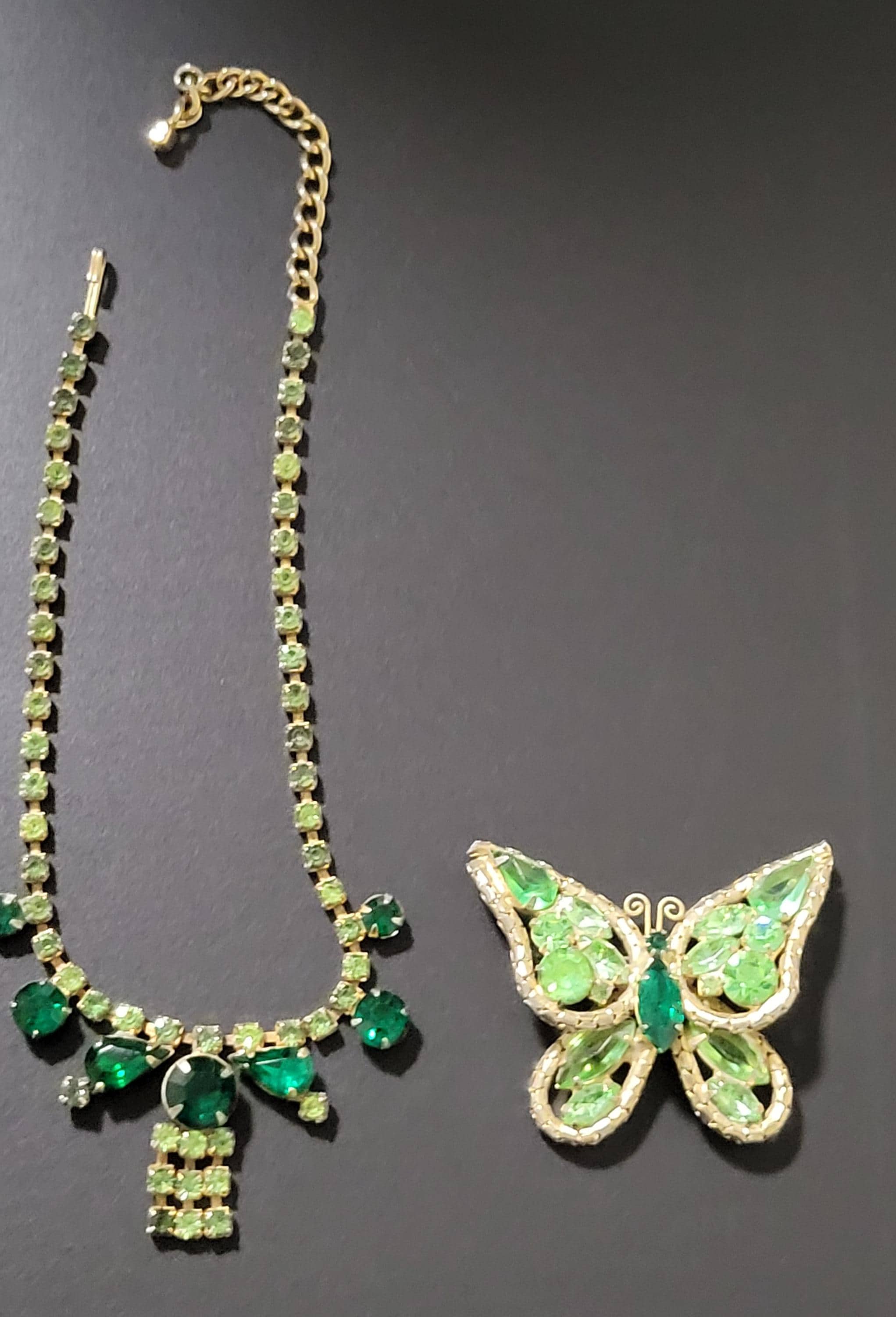 Vintage  emerald green rhinestones necklace and butterfly brooch