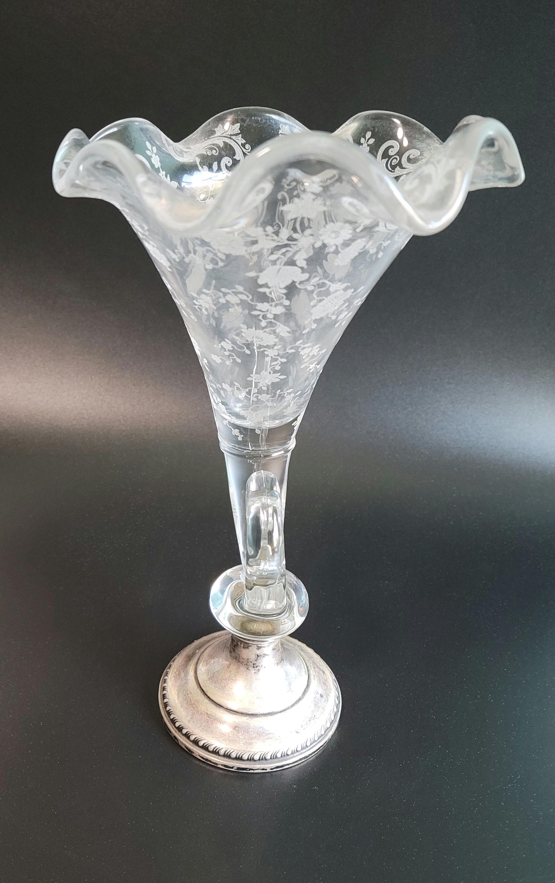 Cambridge Glass Chantilly Crystal Cornucopia Vase - image 5