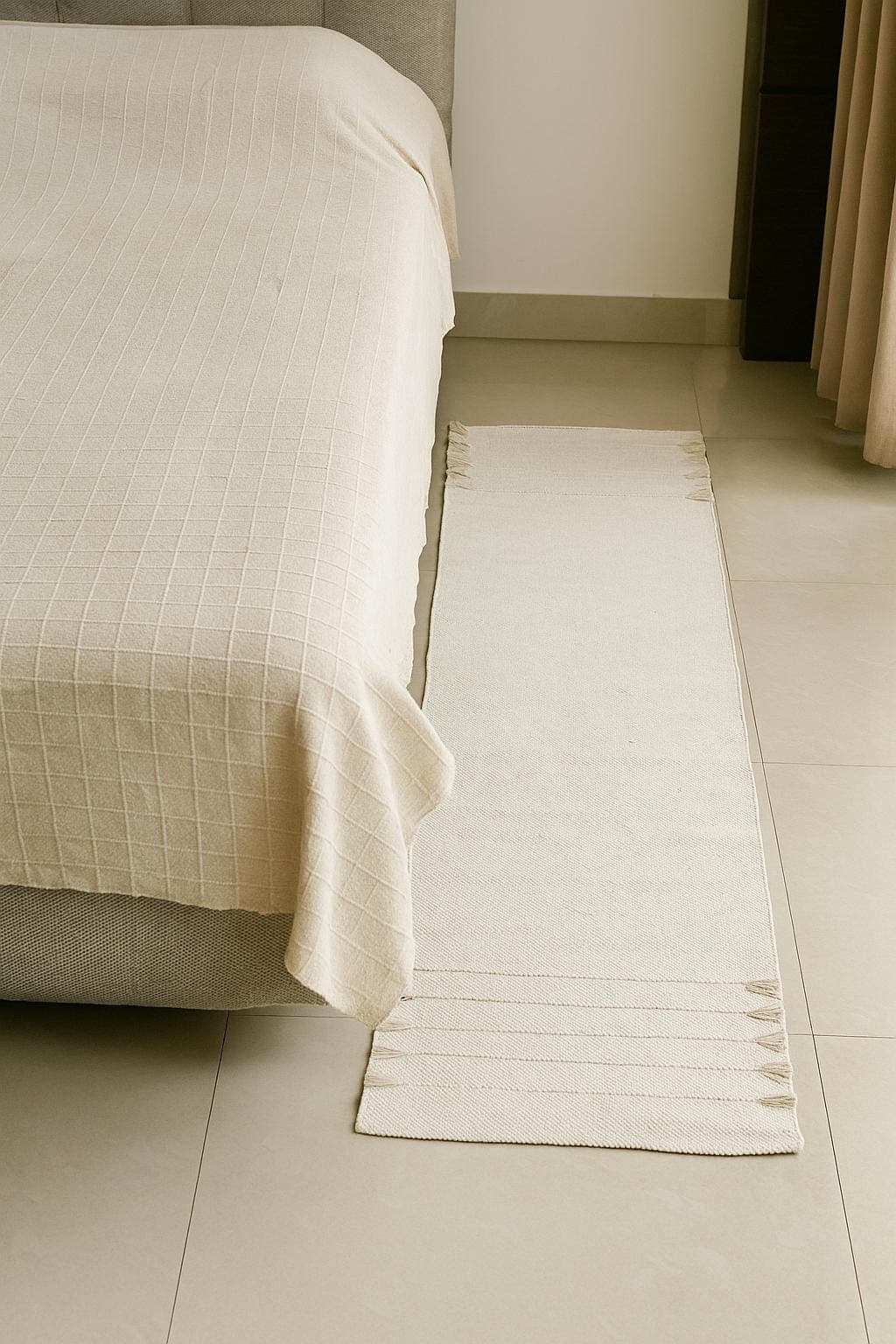 Organic Cotton Yoga Rug: Artisan-Made Anti-Skid Mat, Earth-Toned Design - image 5