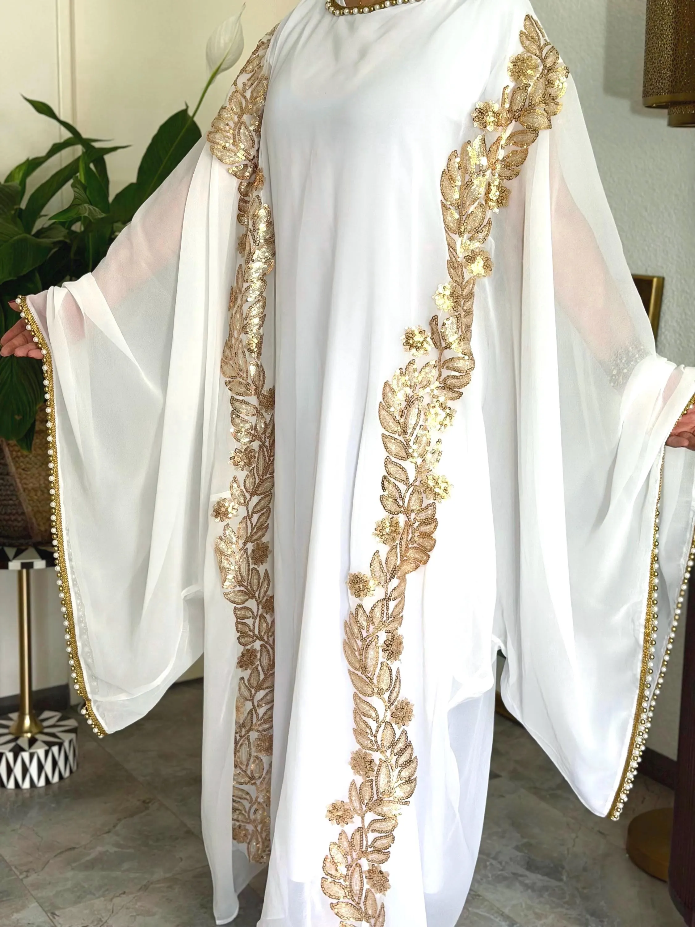 Traditional White Iraqi Hashmi Chiffon Abaya Luxury Kaftan Gold Embroidery Sequin Pearl Trim Butterfly Sleeve Modest Maxi Arabic Long Gown