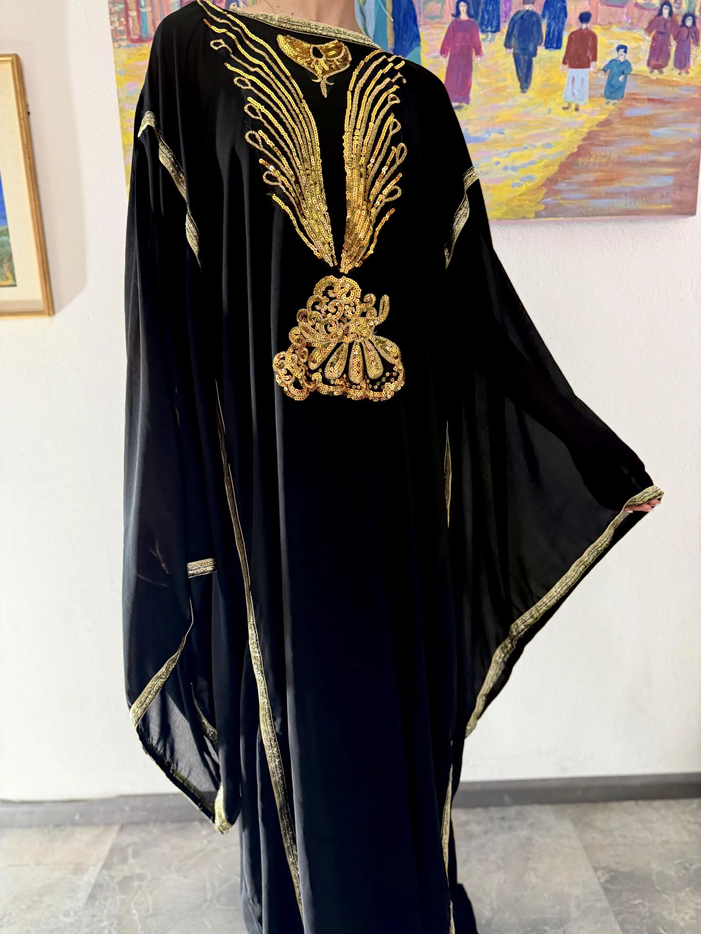 Black & gold &glitter, sequins, rhinestone lace mesh embroidered. Handmade chiffon womens Arabic/Iraqi hashmi/ thawb/kaftan/bisht/robe/gown/long evening wedding dress.
To wear to dinners, birthdays, henna parties, weddings, gala’s… anywhere glamours
Eid Ramadan Islamic modest wear