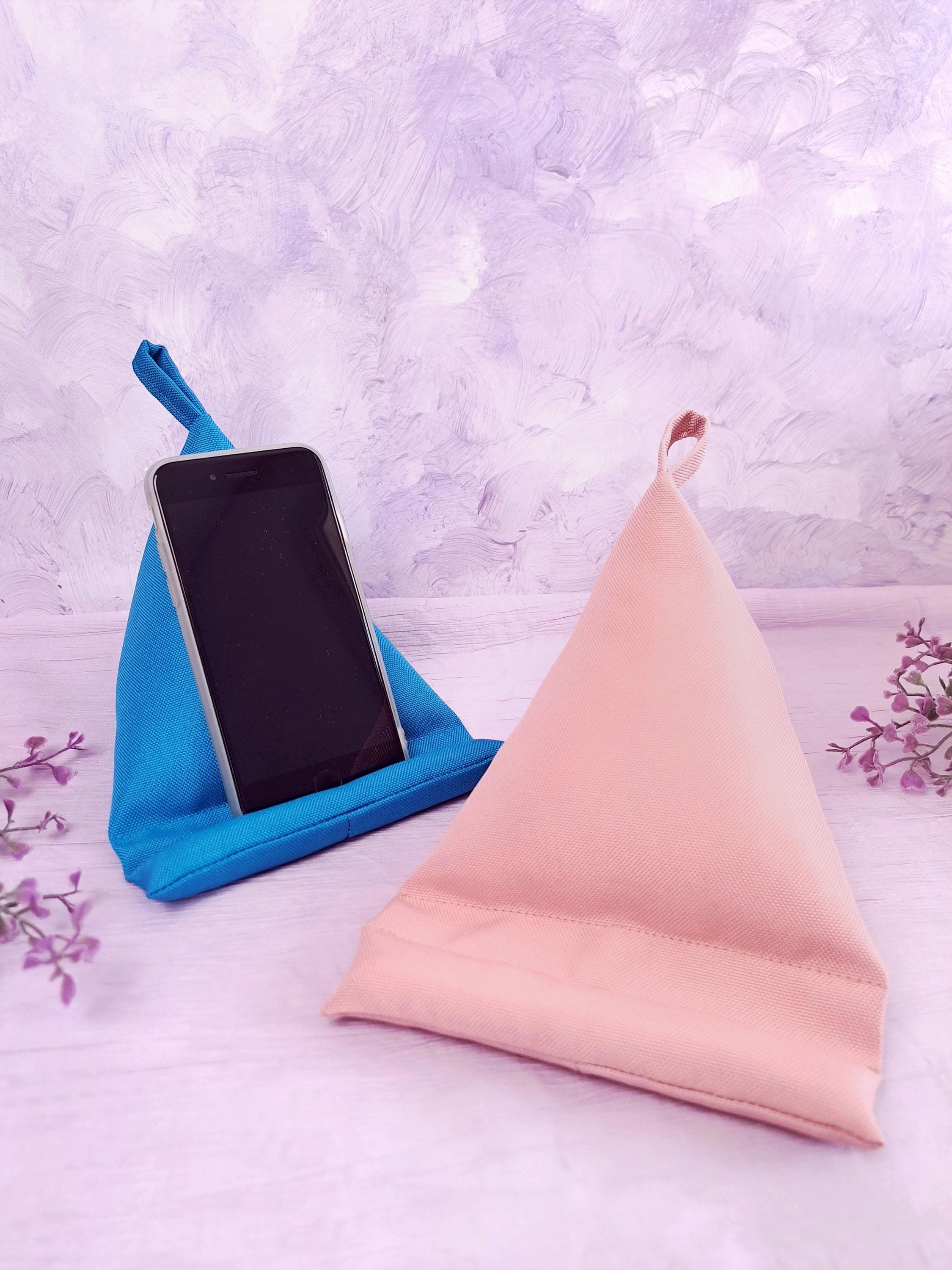 Handy Sitzsack aus wasserfestem Outdoor-Stoff | Handyständer abwischbar | Geschenkidee für Familie und Freunde - image 4