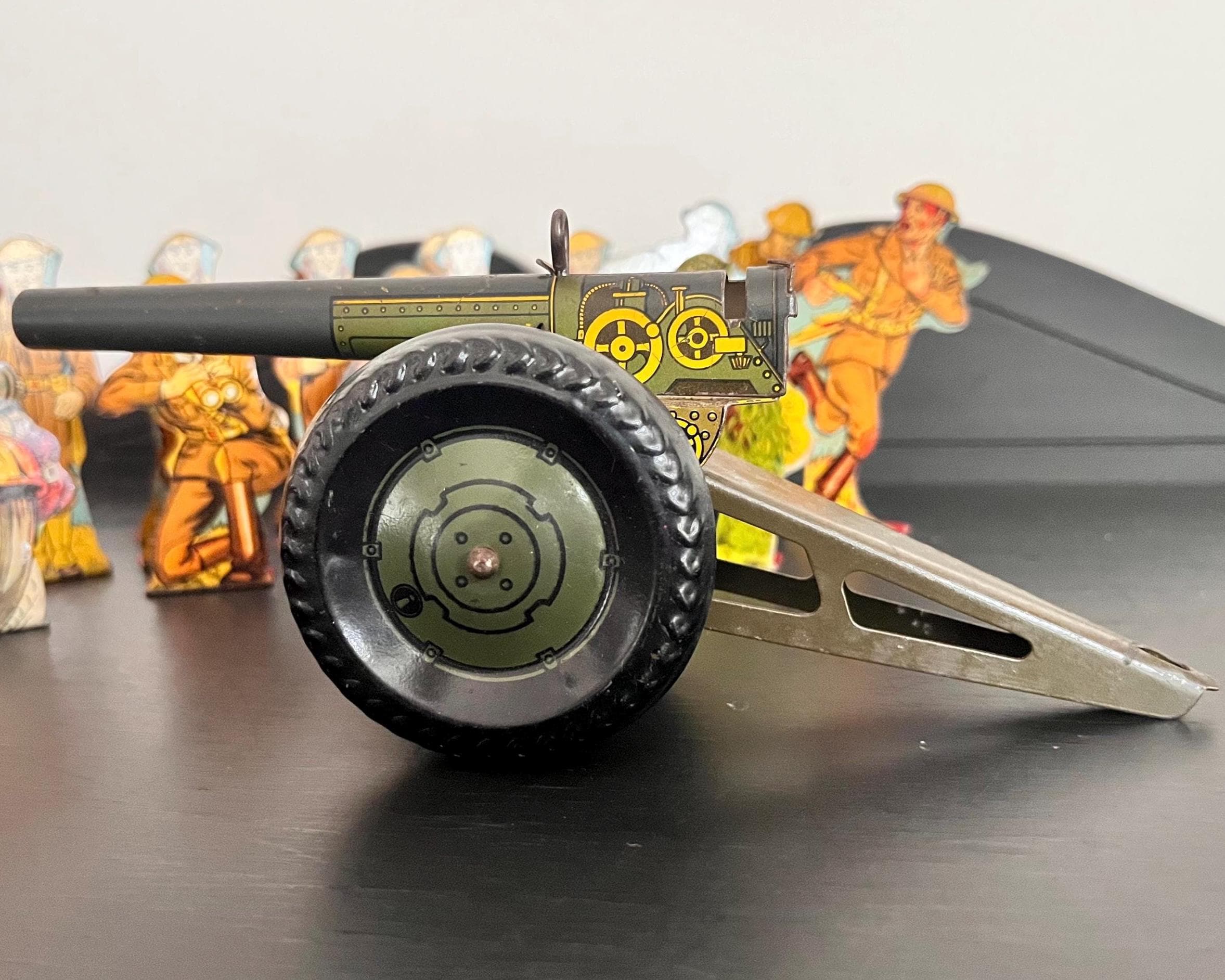 1930s Marx Pre War Deluxe Army Target Set with 21 Soldiers and Gun with Metal Wheels - image 4