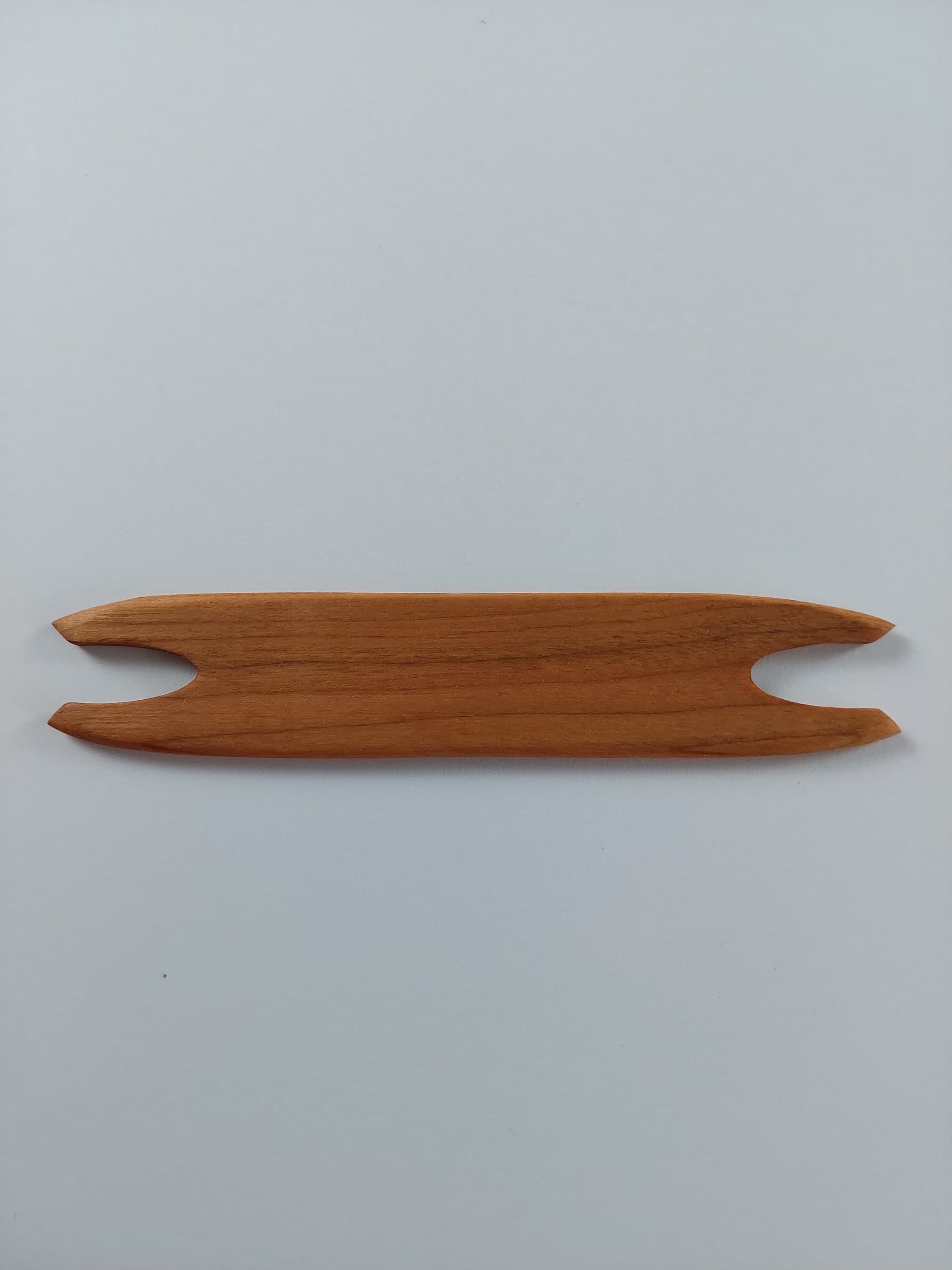 Webschiffchen zum Brettchenweben aus Kirschbaumholz in drei Varianten, 4 mm Stärke, 15 cm lang, Webwerkzeug, Kirsche - image 3