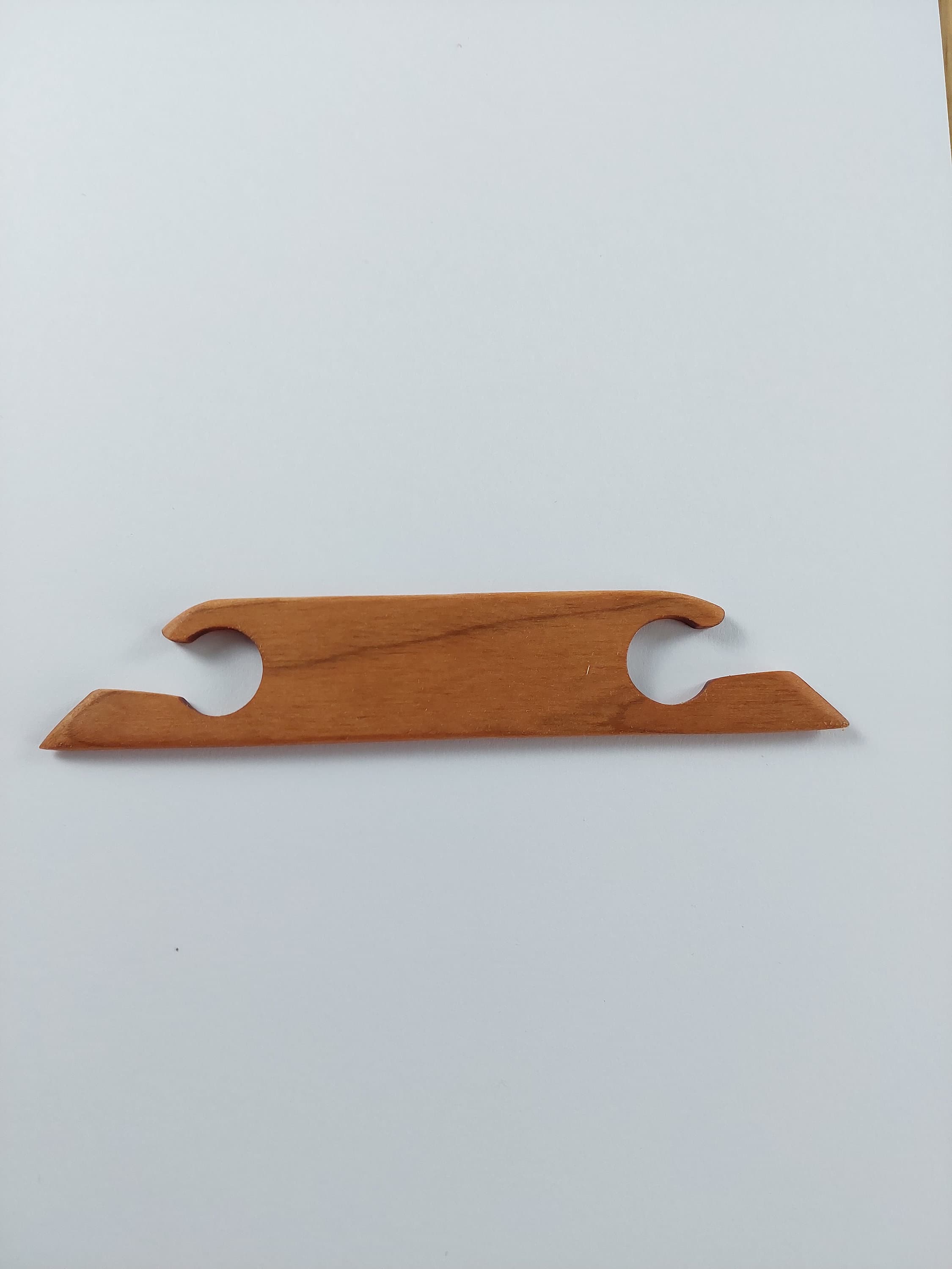 Webschiffchen zum Brettchenweben aus Kirschbaumholz in drei Varianten, 4 mm Stärke, 15 cm lang, Webwerkzeug, Kirsche - image 4