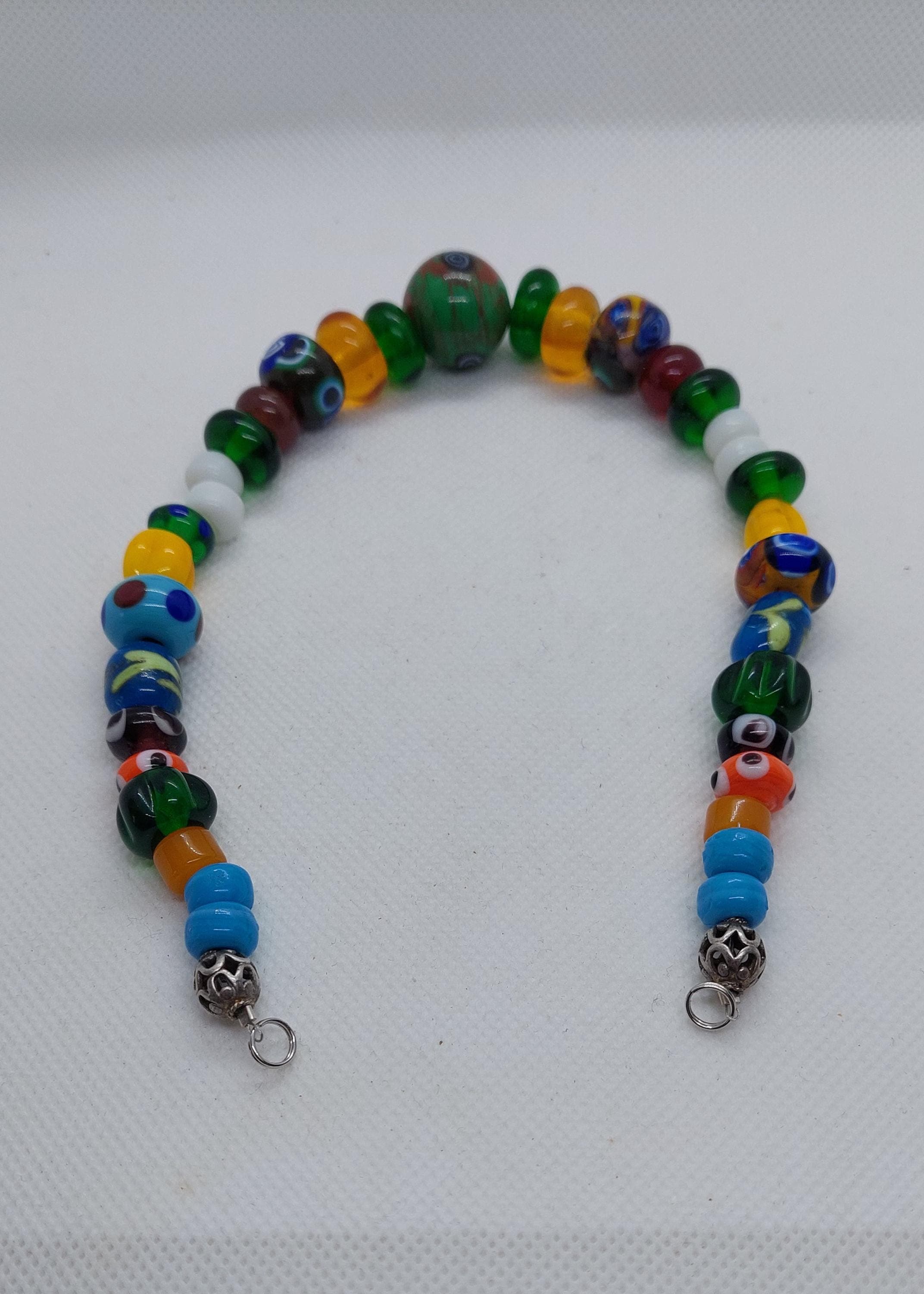 Fibelkette mit 35 handgefertigten Perlen davon vier Millefiori Perlen für die Mittelalterdarstellung - image 3