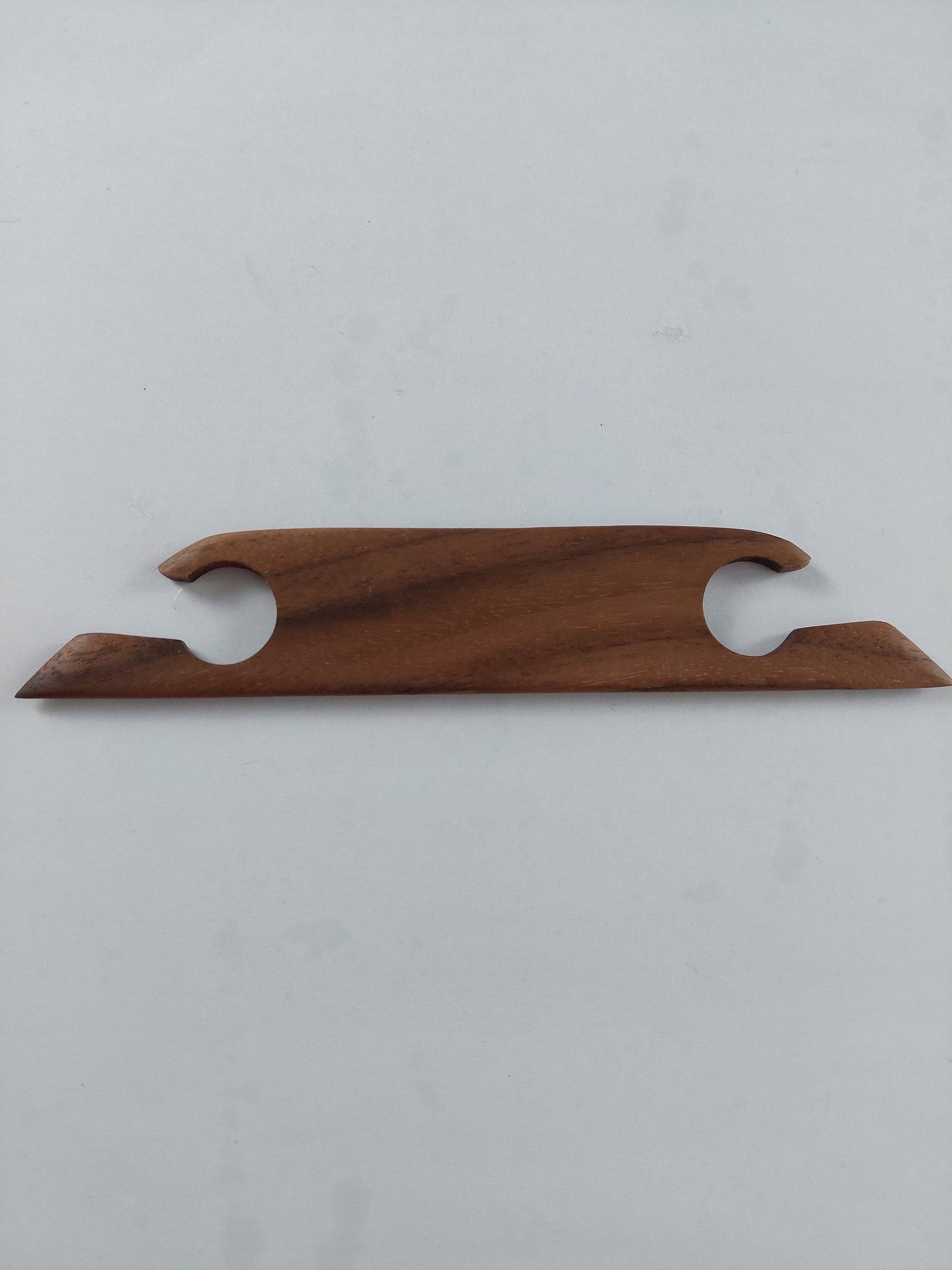 Webschiffchen zum Brettchenweben aus Nussbaumholz in drei Varianten, 4 mm Stärke, 15 cm lang, Webwerkzeug, Nuss - image 3