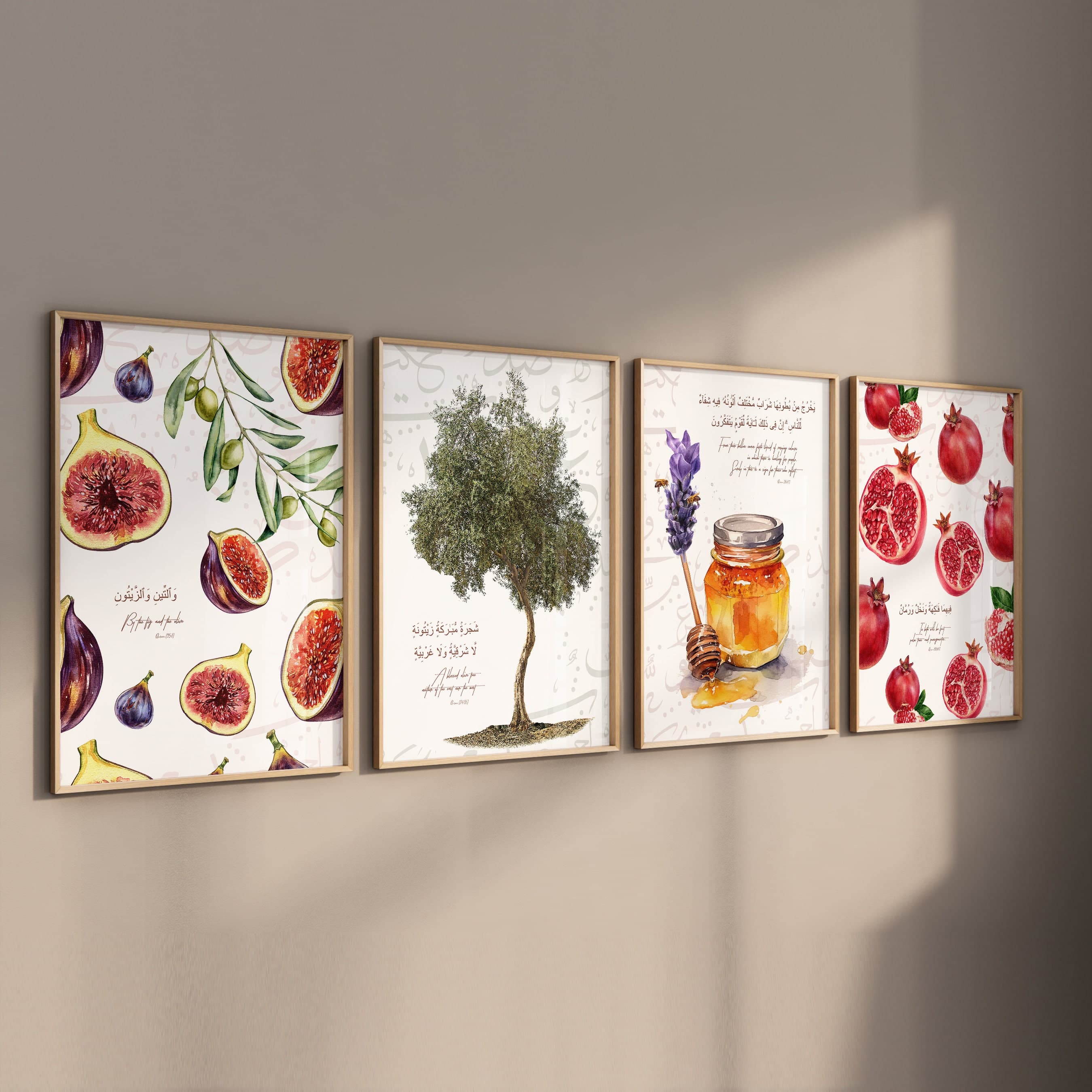 4er Islamic Art Poster Set - Quran Verse Feige Olivenbaum Granatapfel - Islamische Wandbilder Kalligrafie - Wanddeko Küche - Premium Paper