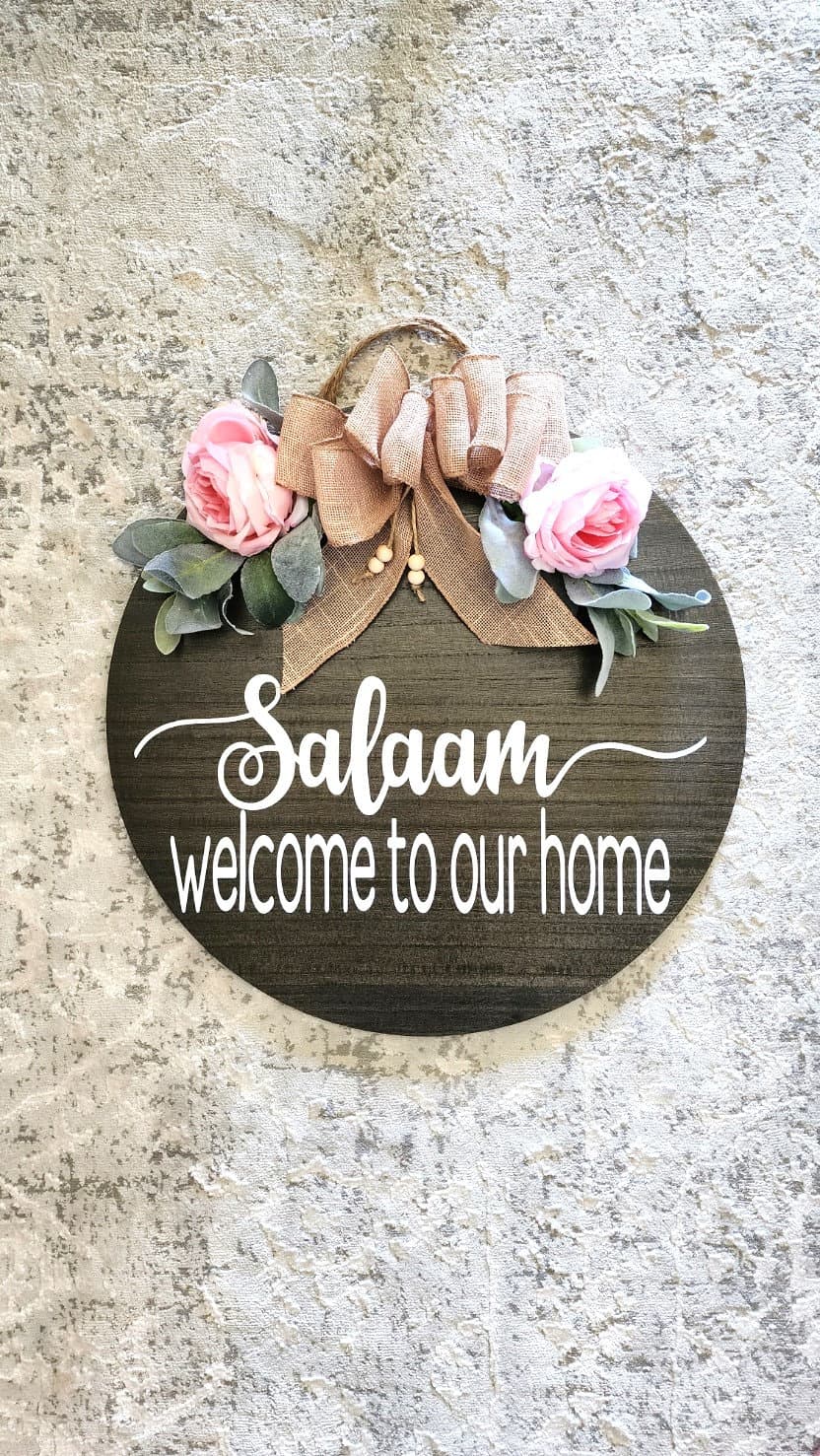 Salam Door Sign, Welcome to our home, Wood Round Welcome Sign, Front Door Décor, Hanger, Door Wreath, Home Décor, Floral door sign