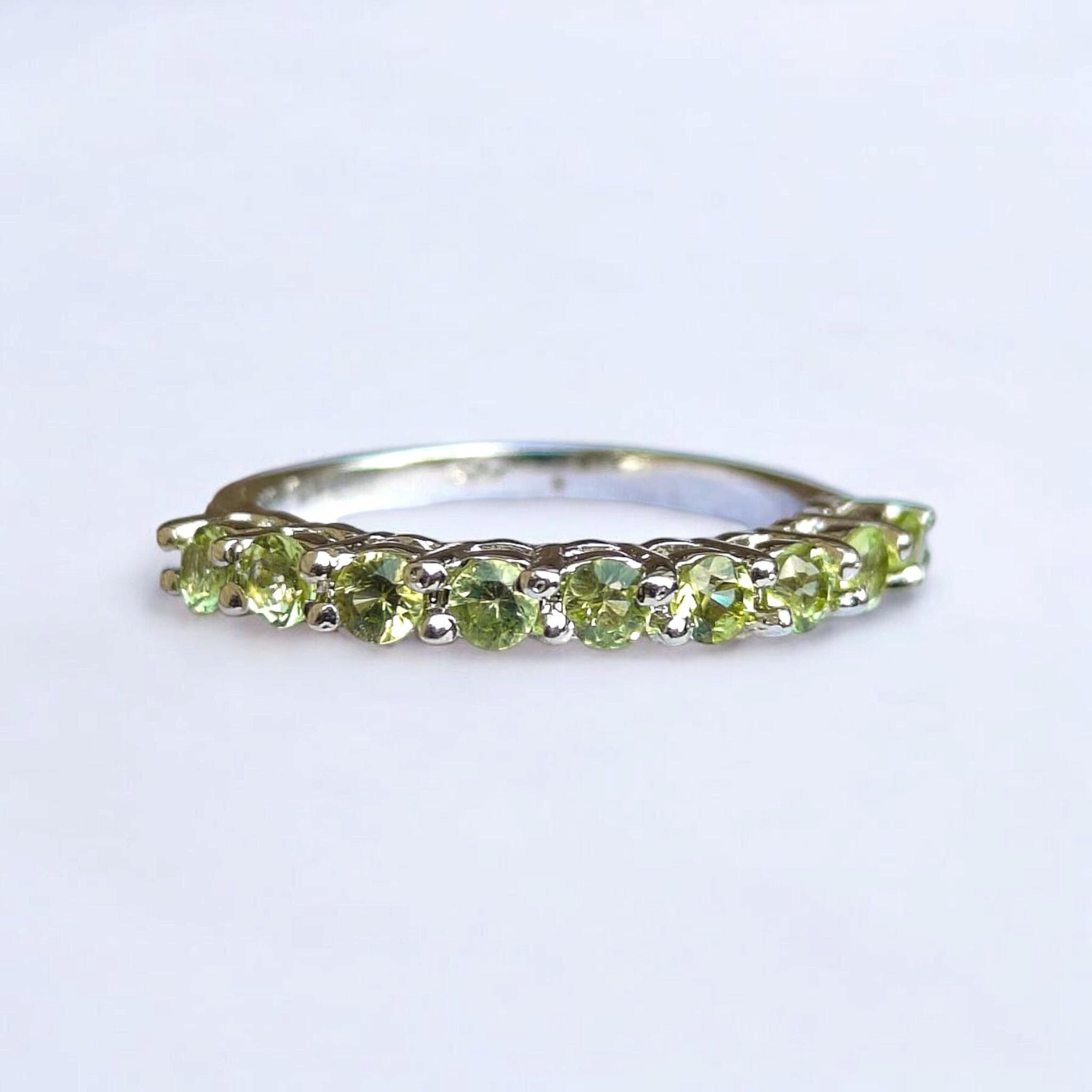 Natural peridot Ring round cut with Diamond Accent in 925 sterling silvervalentine day gift