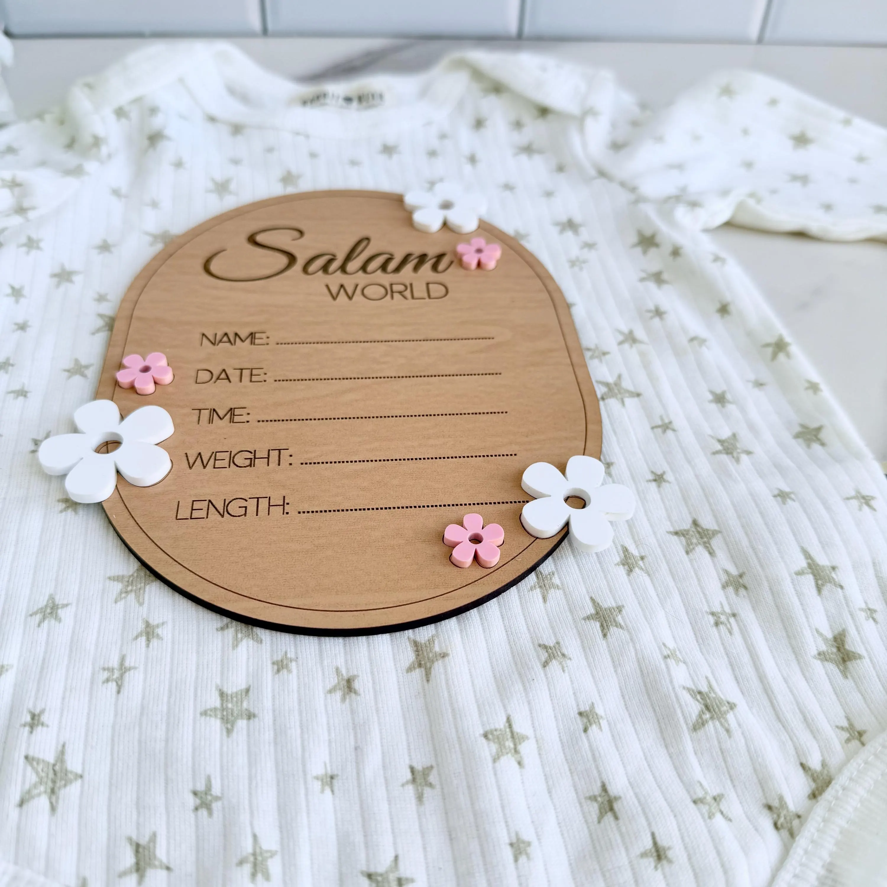 Salam World Baby Announcement Sign | Muslim Newborn Keepsake | Baby Birth Stats Plaque | Hospital Photo Prop | Islamic Baby Gift - image 3
