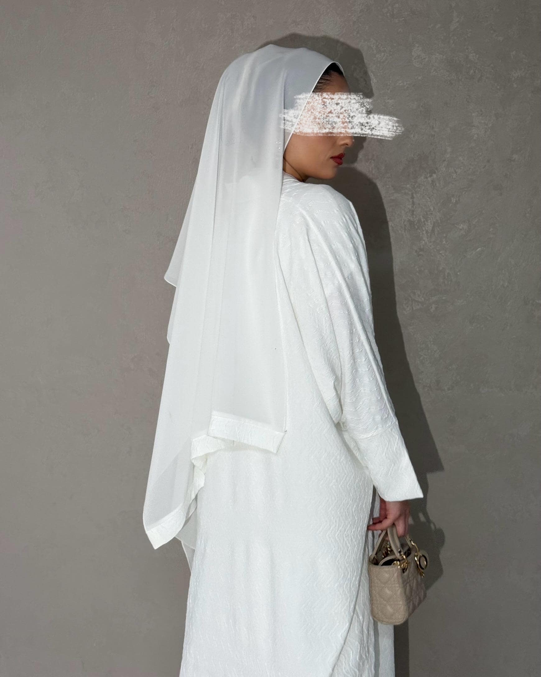 Zigzag Patterned Butterfly Abaya Set (White) - image 5